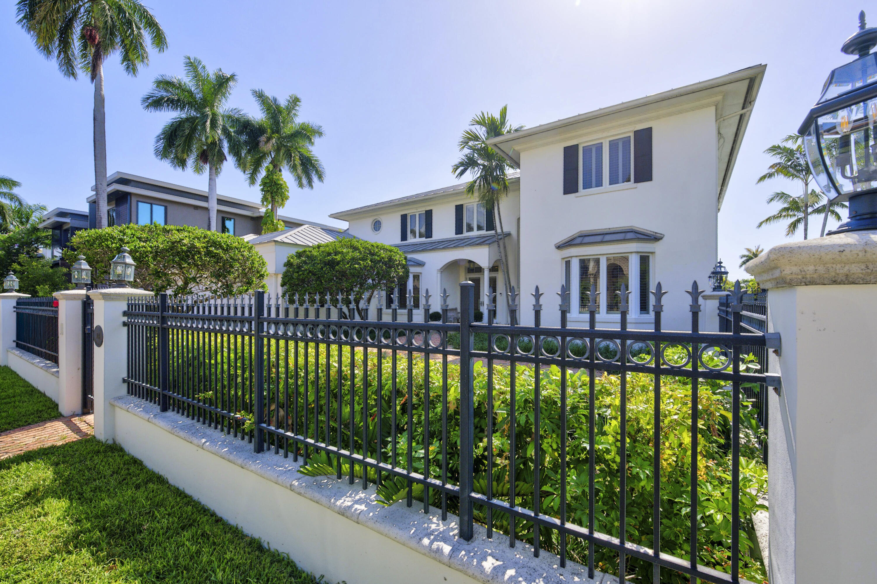 704 Isle Of Palms Fort Lauderdale, FL 33301