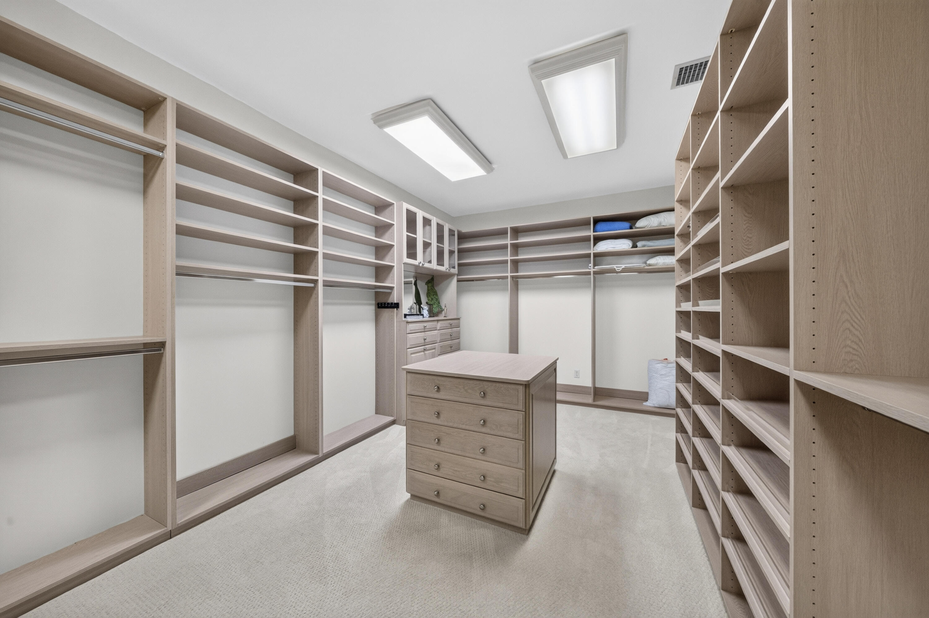704 Isle Of Palms Fort Lauderdale, FL 33301