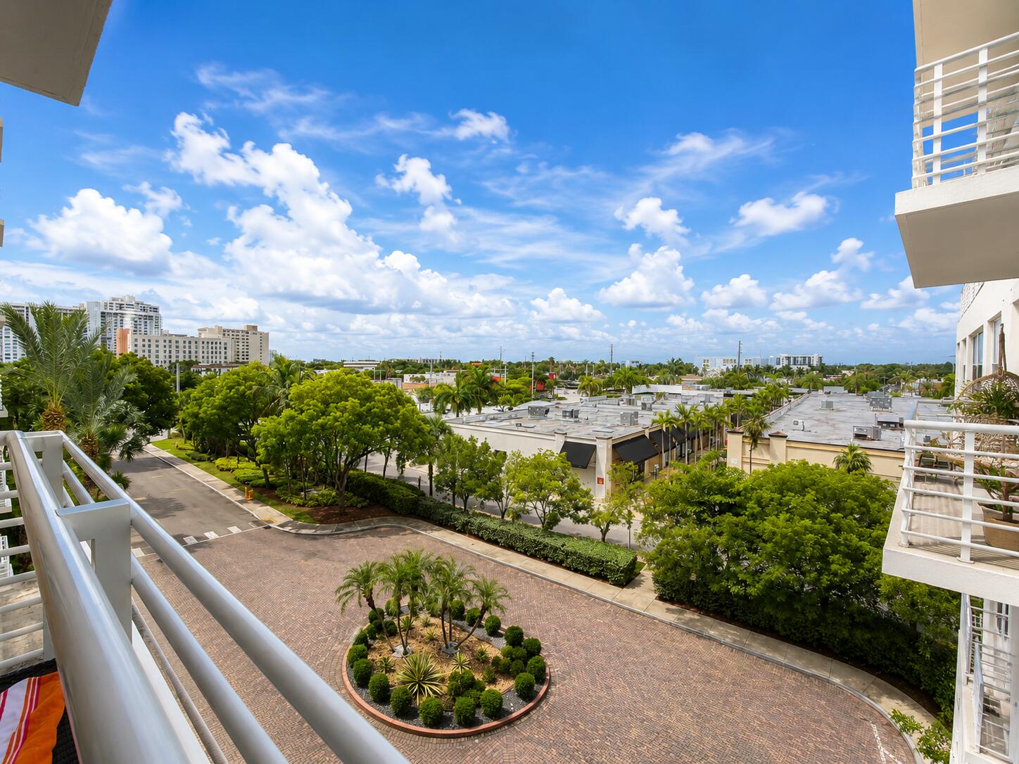 image The Venture at Aventura11