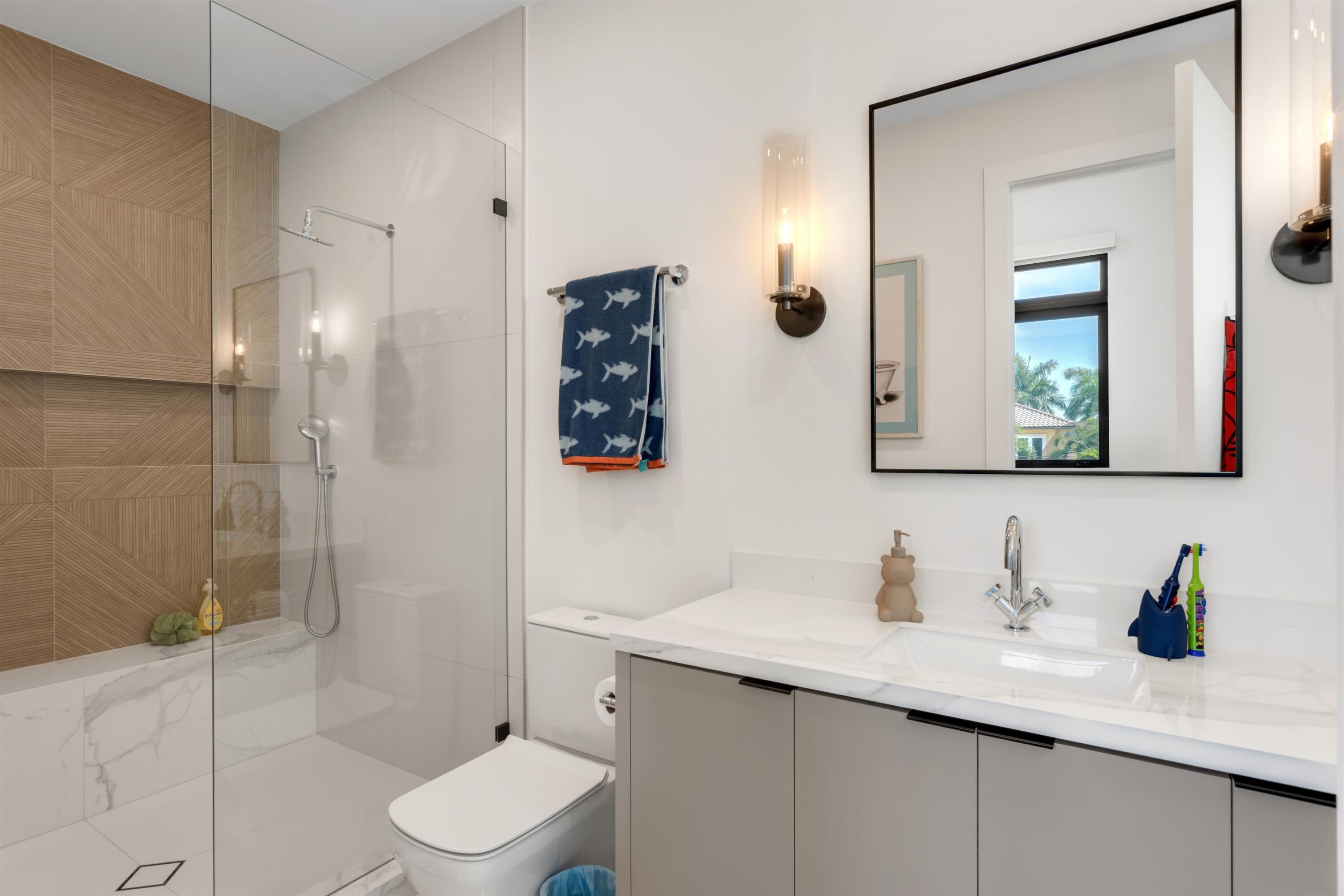 2420 NE 48th Lighthouse Point, FL 33064