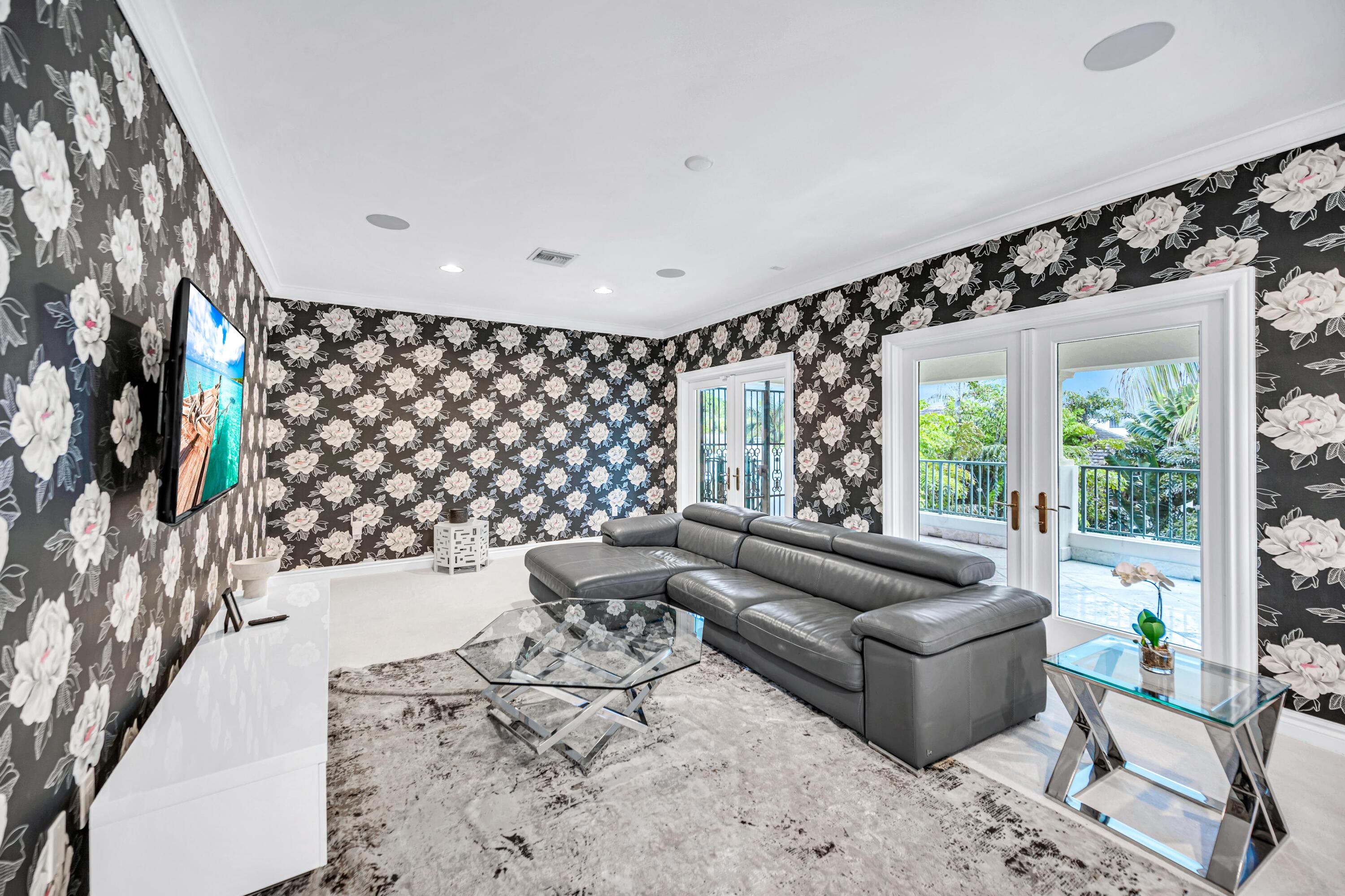 709 Idlewyld Fort Lauderdale, FL 33301