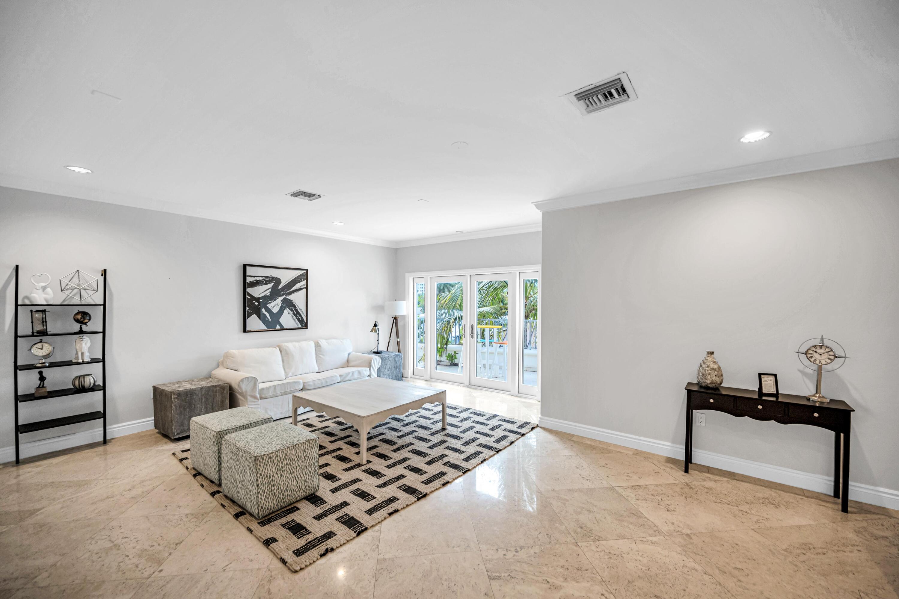 709 Idlewyld Fort Lauderdale, FL 33301