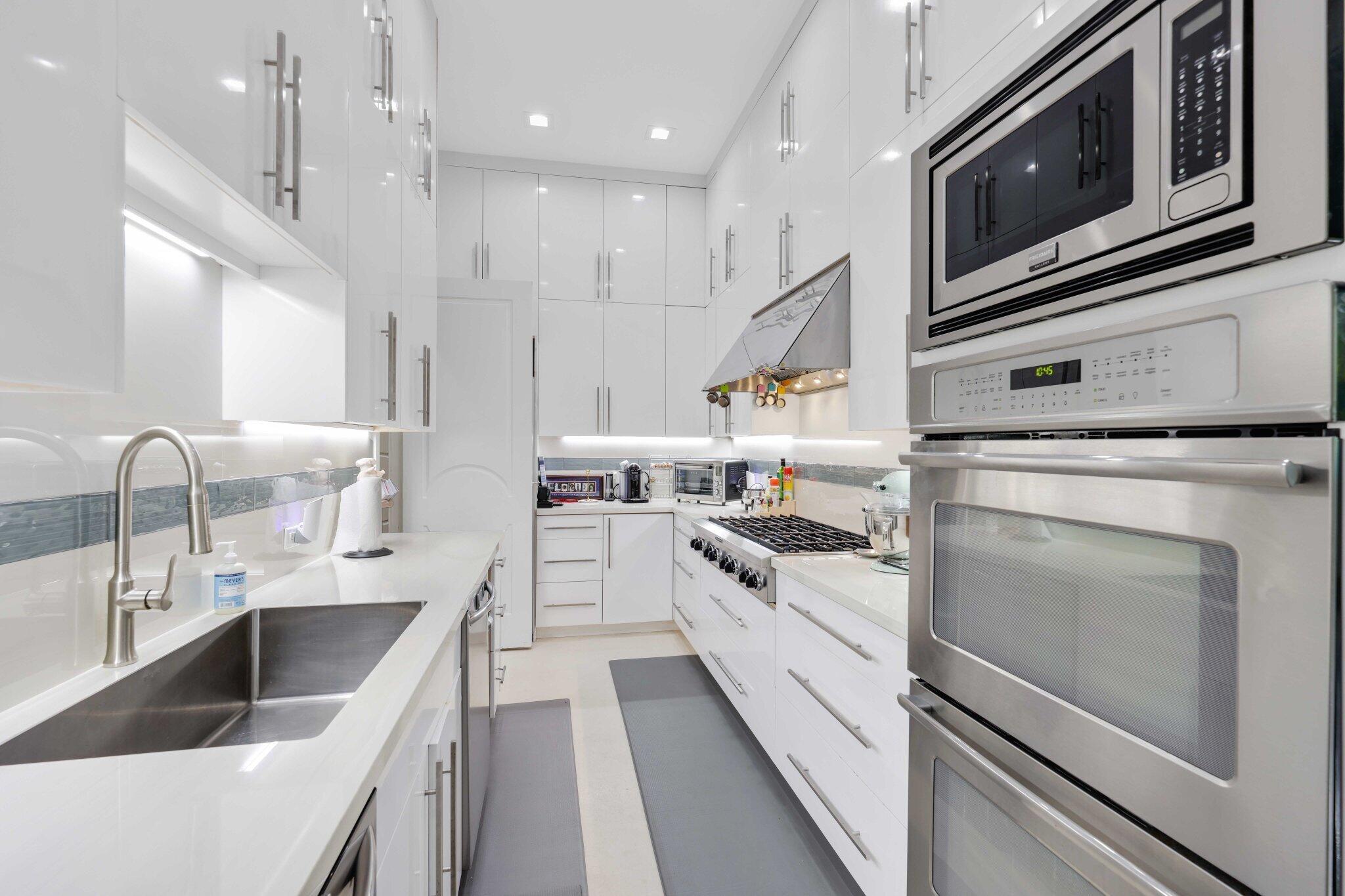 12 Sylvan Fort Lauderdale, FL 33316
