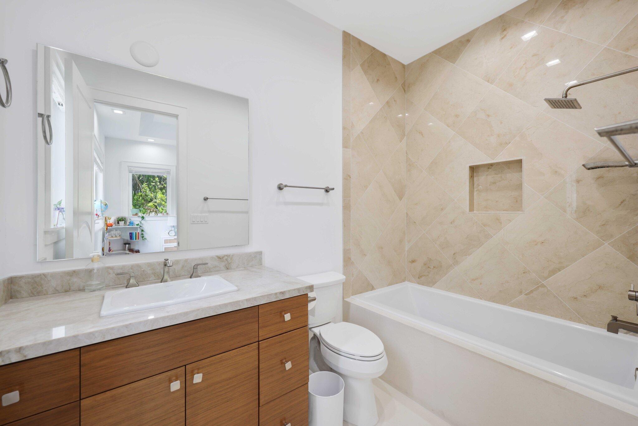 12 Sylvan Fort Lauderdale, FL 33316