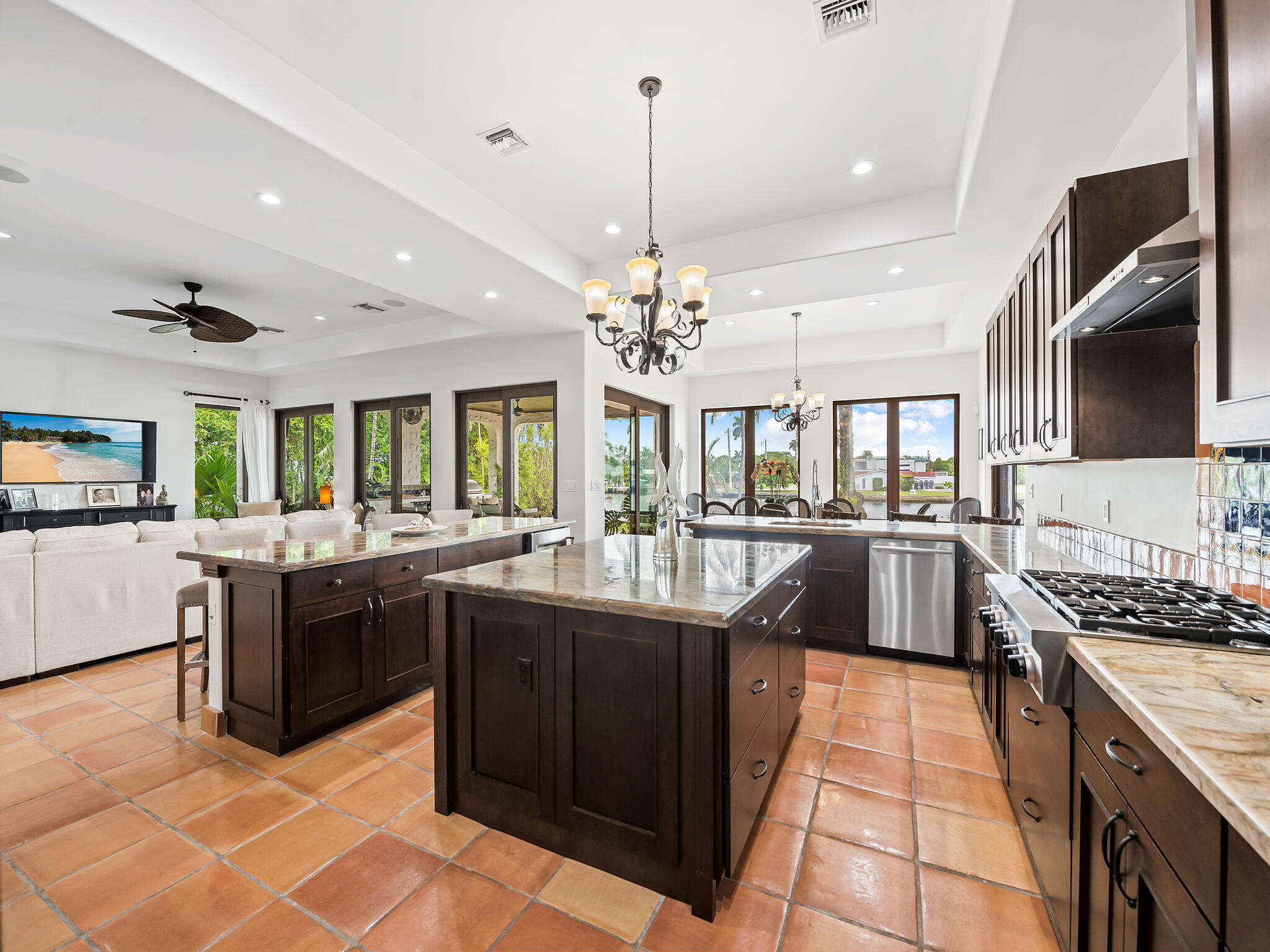 2101 Middle Riv Fort Lauderdale, FL 33305