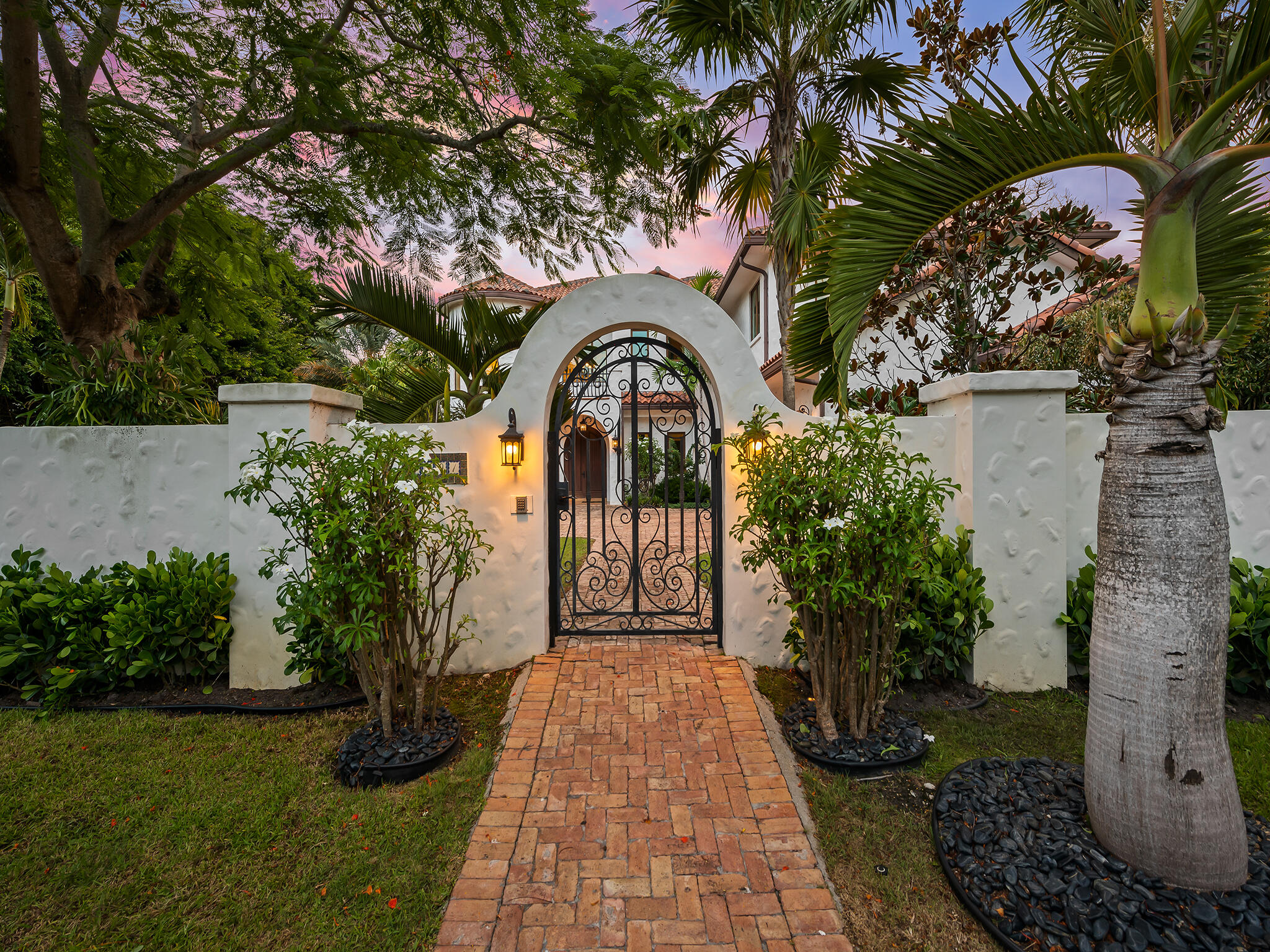 2101 Middle Riv Fort Lauderdale, FL 33305