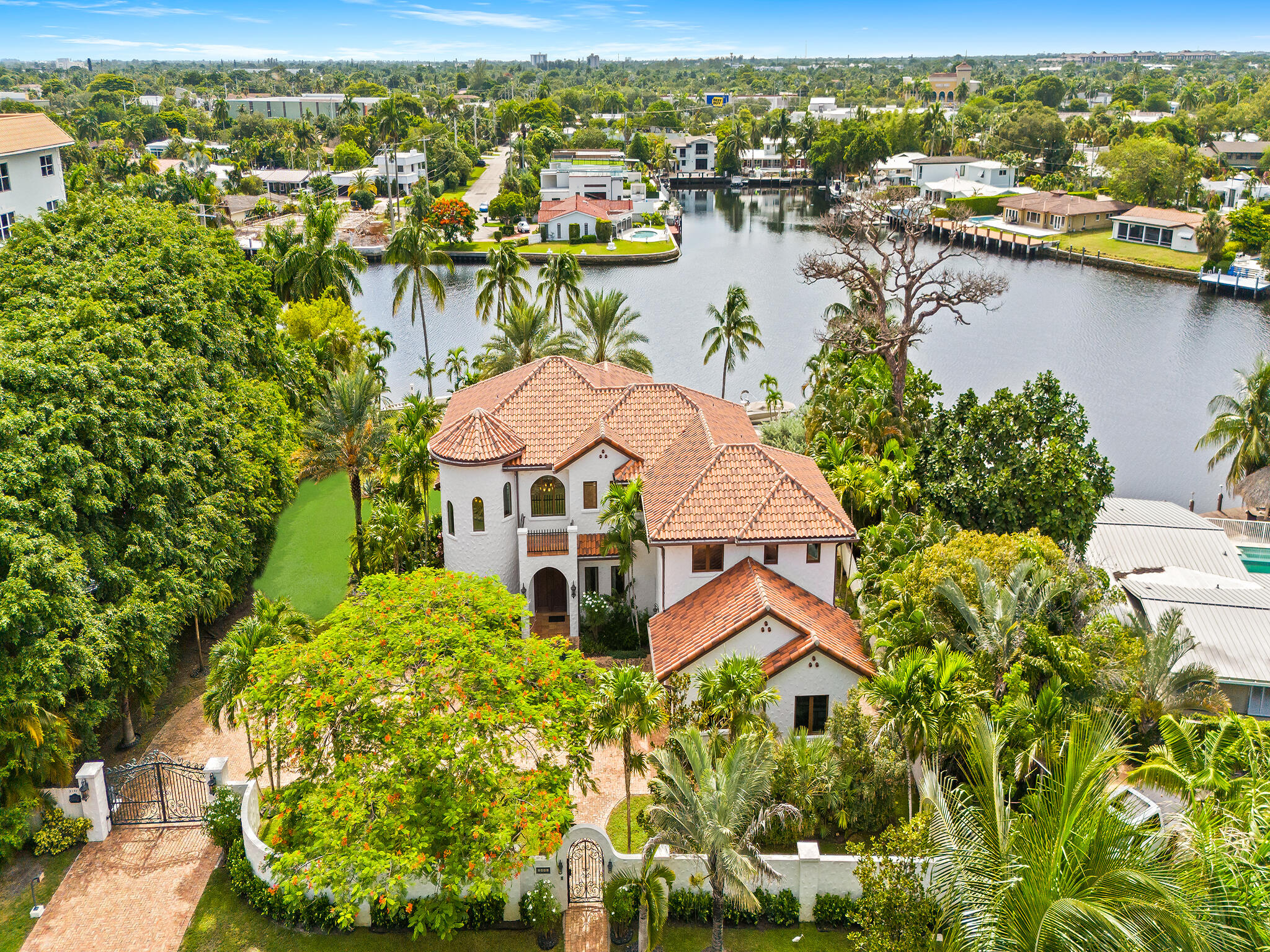 2101 Middle Riv Fort Lauderdale, FL 33305
