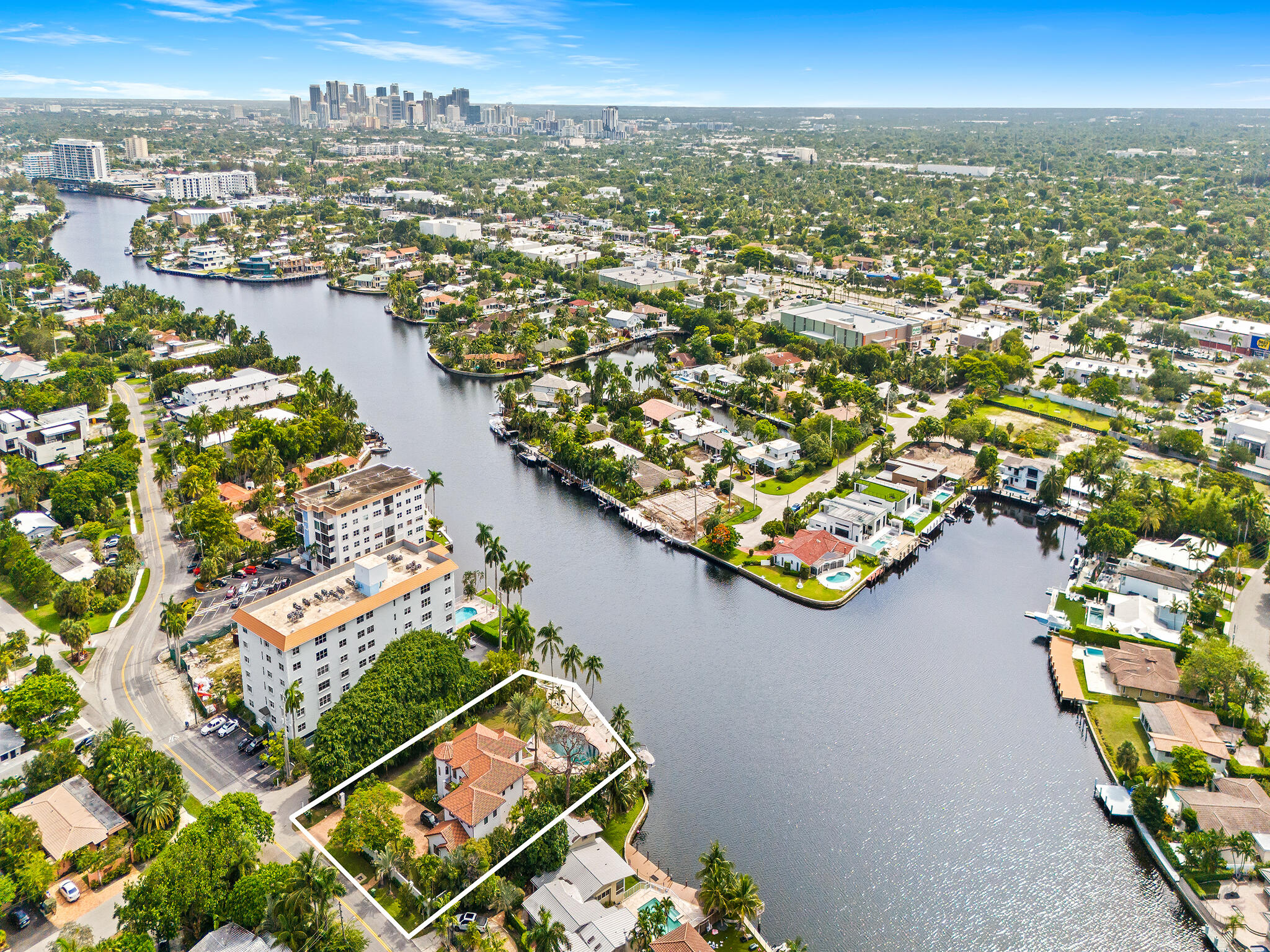 2101 Middle Riv Fort Lauderdale, FL 33305