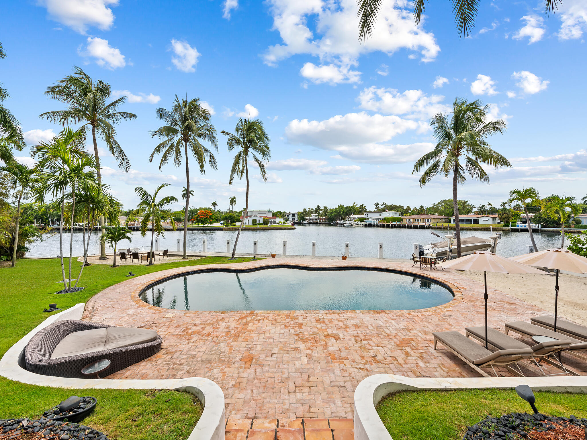 2101 Middle Riv Fort Lauderdale, FL 33305