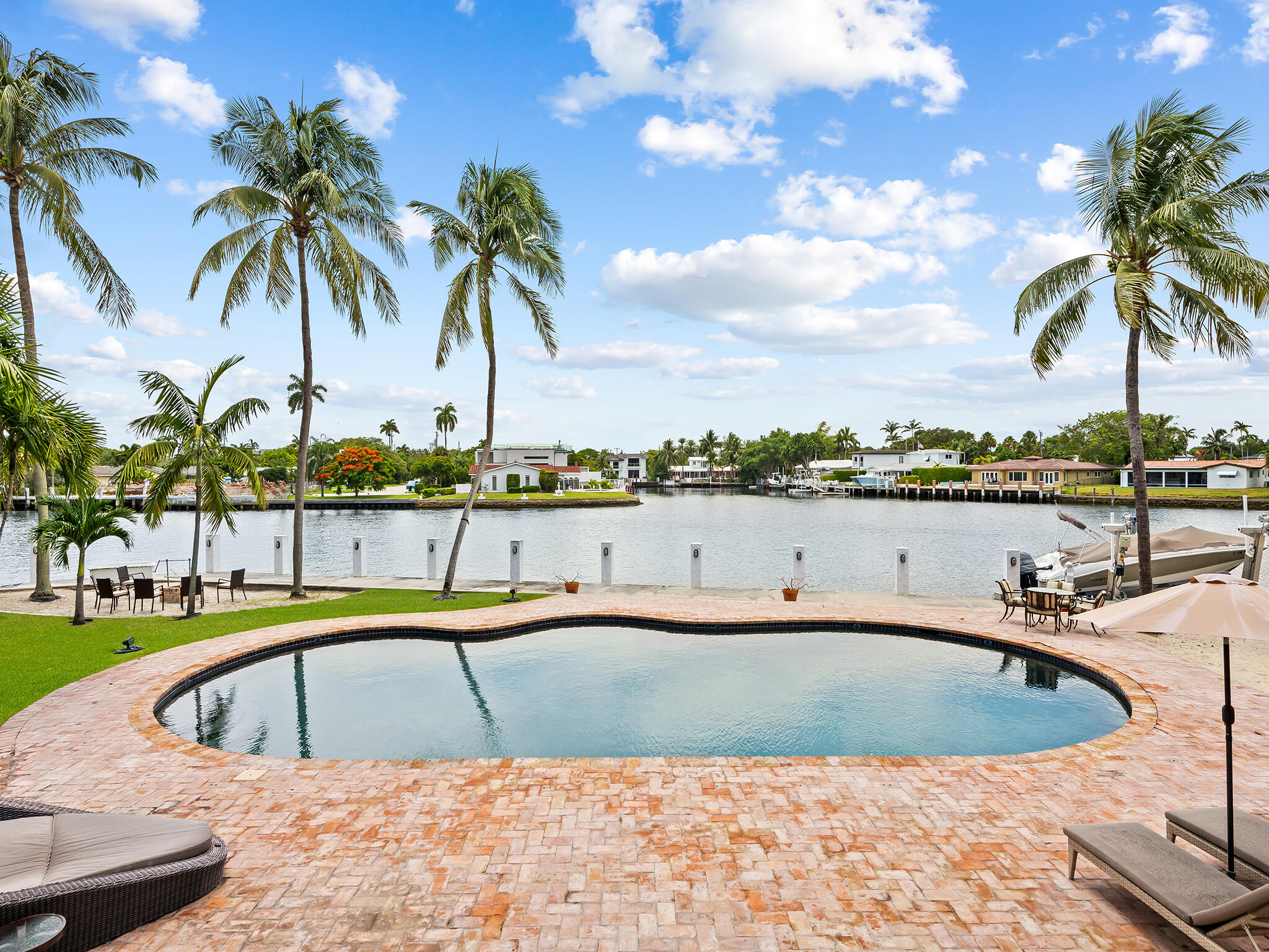 2101 Middle Riv Fort Lauderdale, FL 33305