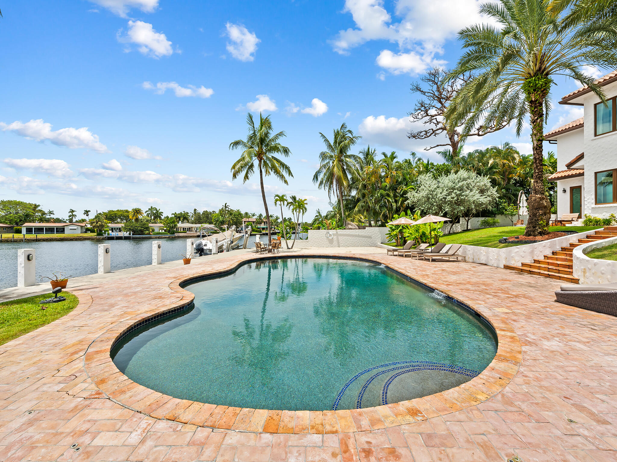 2101 Middle Riv Fort Lauderdale, FL 33305