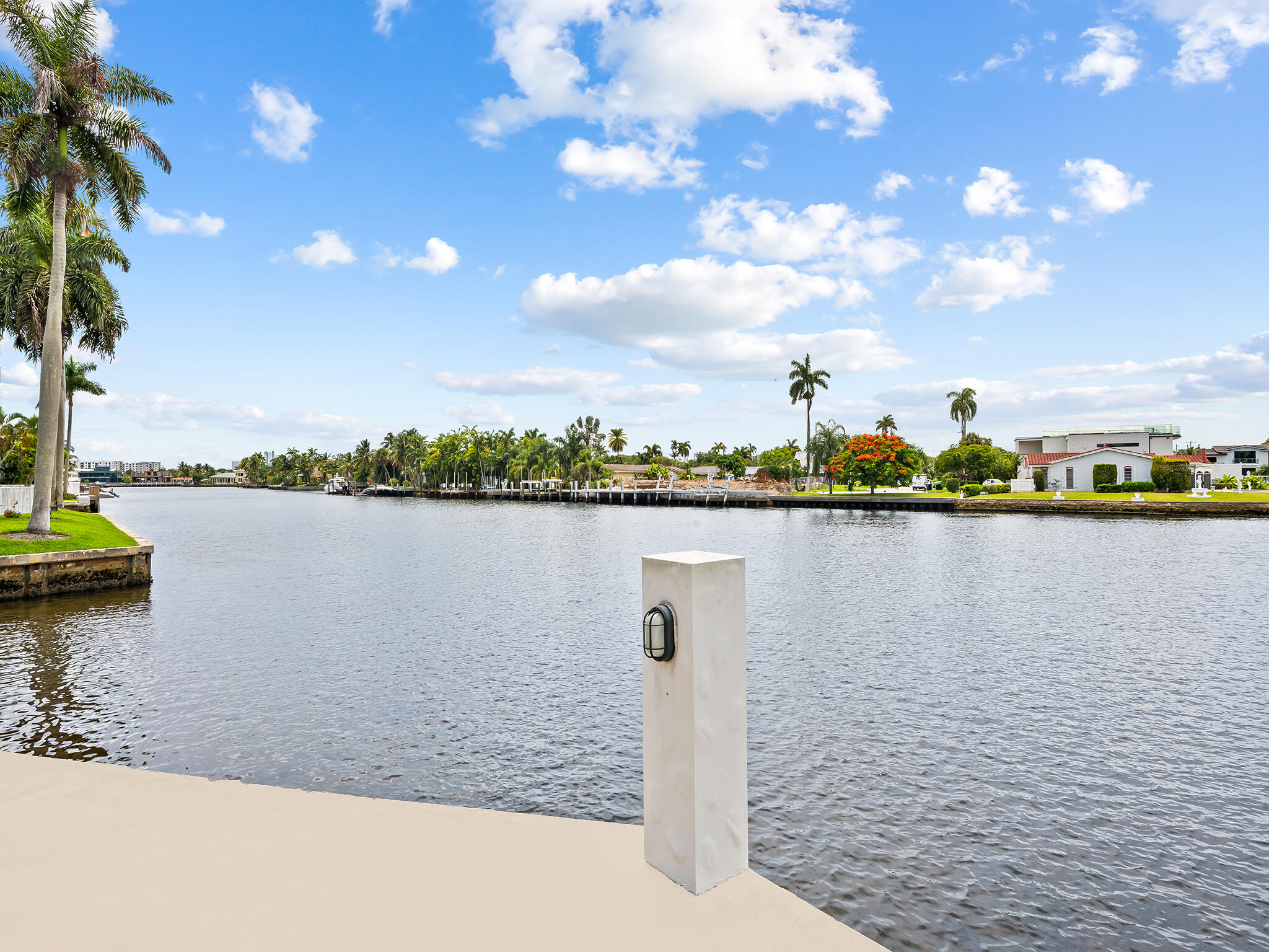 2101 Middle Riv Fort Lauderdale, FL 33305