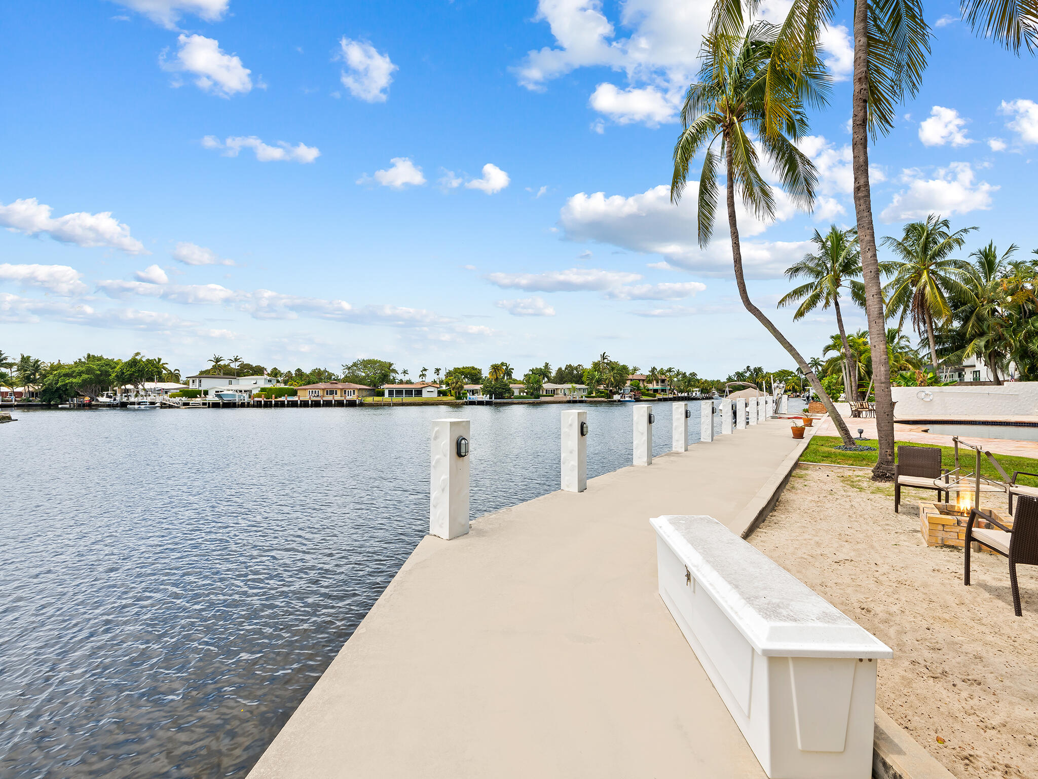 2101 Middle Riv Fort Lauderdale, FL 33305