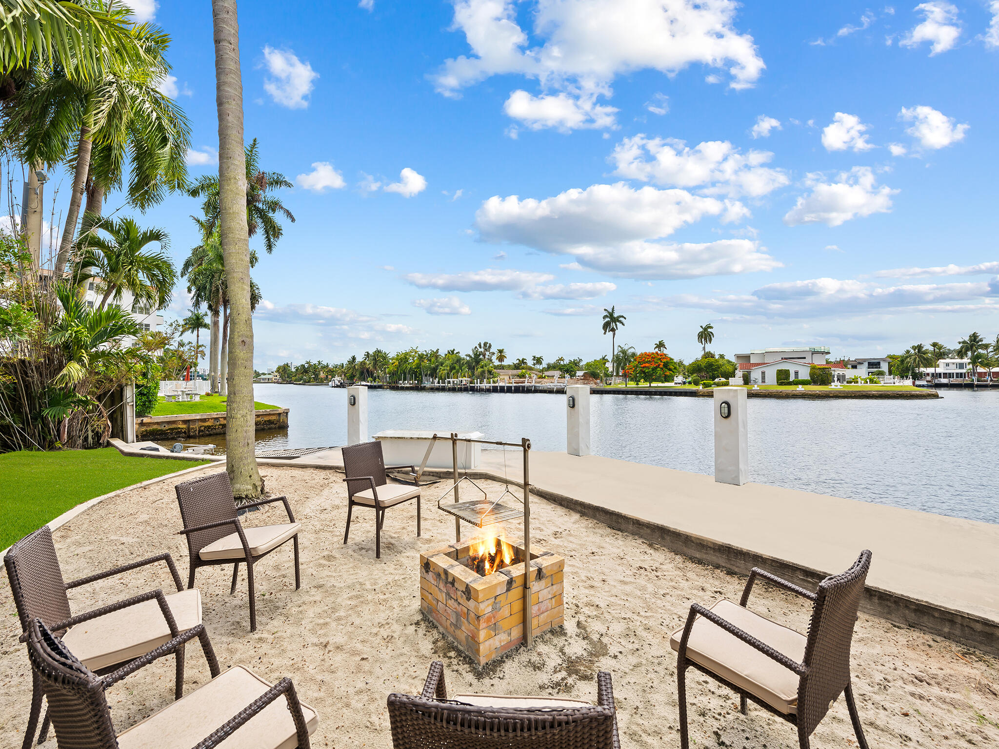 2101 Middle Riv Fort Lauderdale, FL 33305