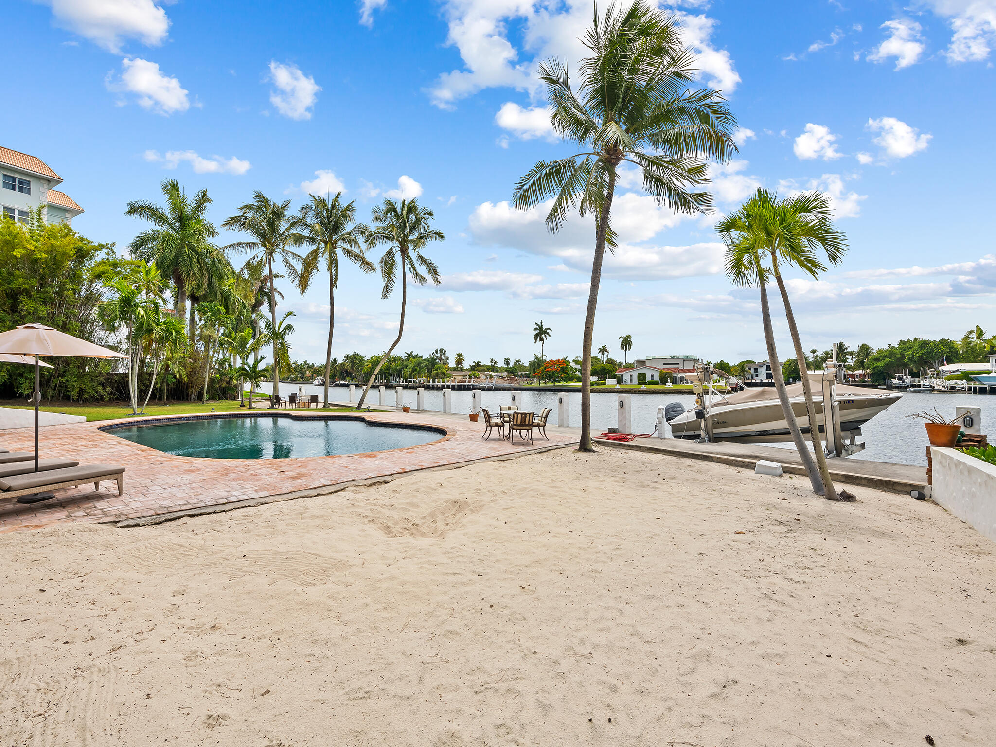 2101 Middle Riv Fort Lauderdale, FL 33305