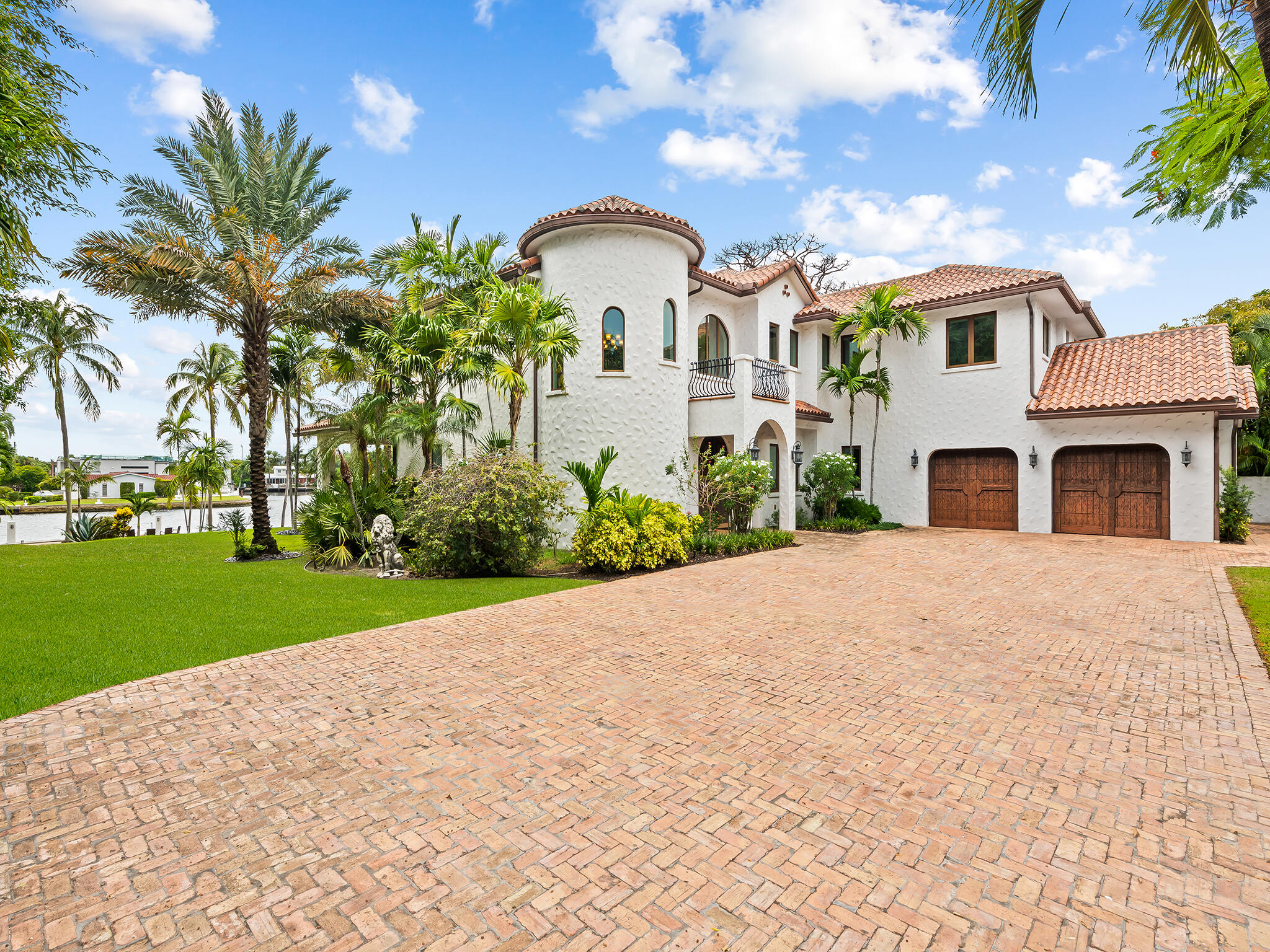 2101 Middle Riv Fort Lauderdale, FL 33305