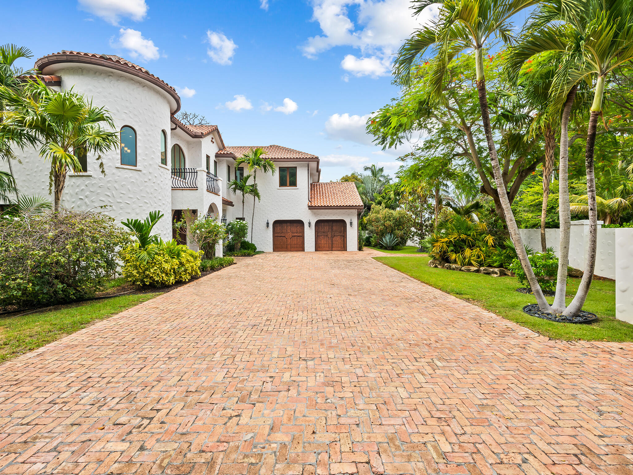 2101 Middle Riv Fort Lauderdale, FL 33305