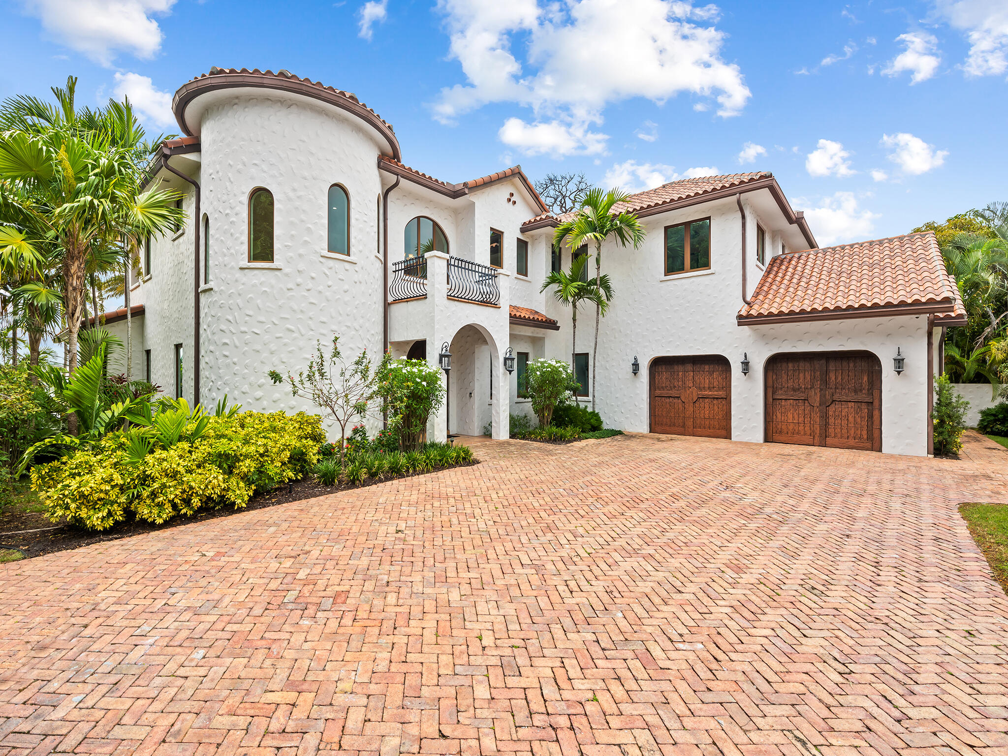 2101 Middle Riv Fort Lauderdale, FL 33305