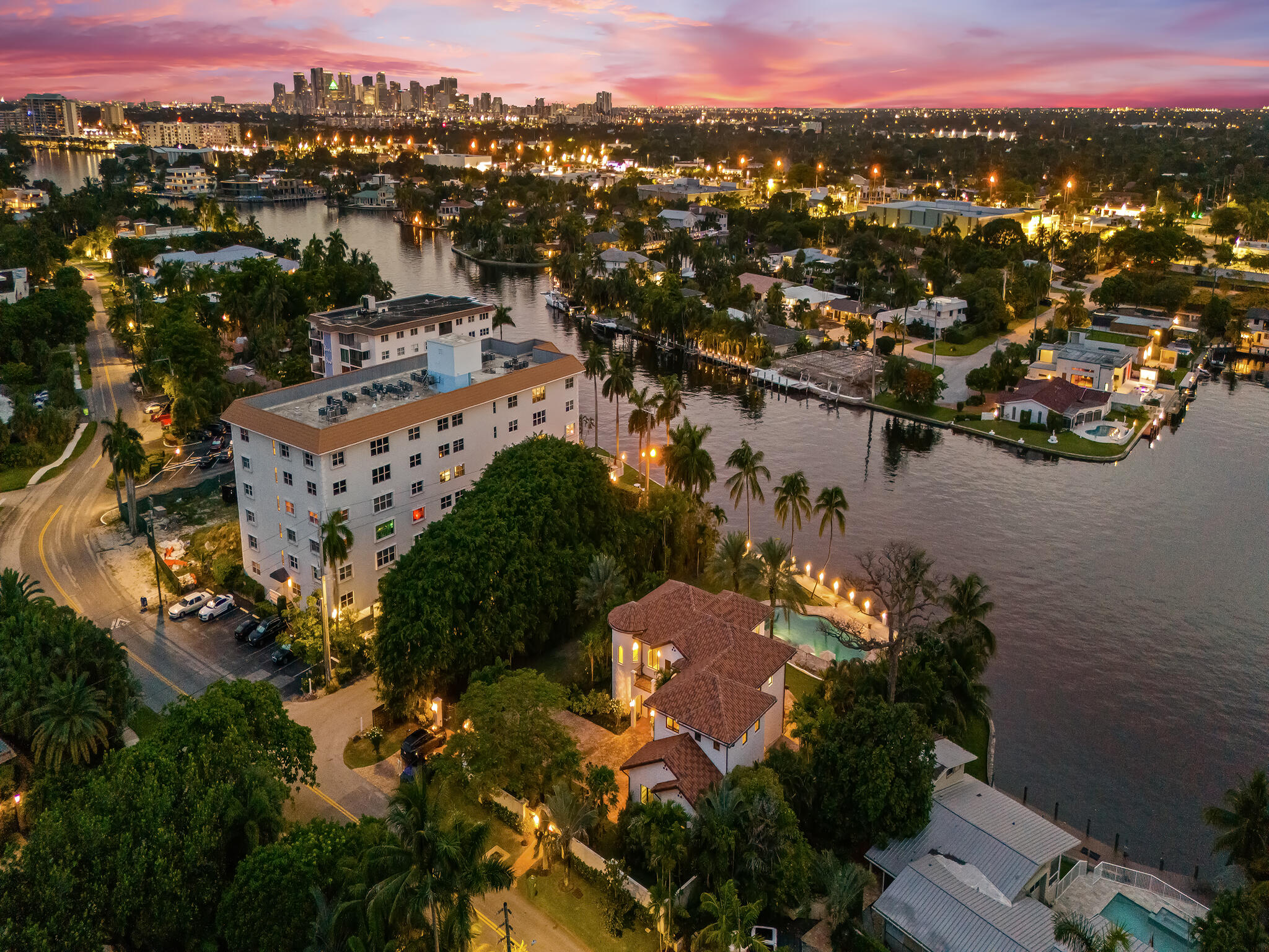 2101 Middle Riv Fort Lauderdale, FL 33305