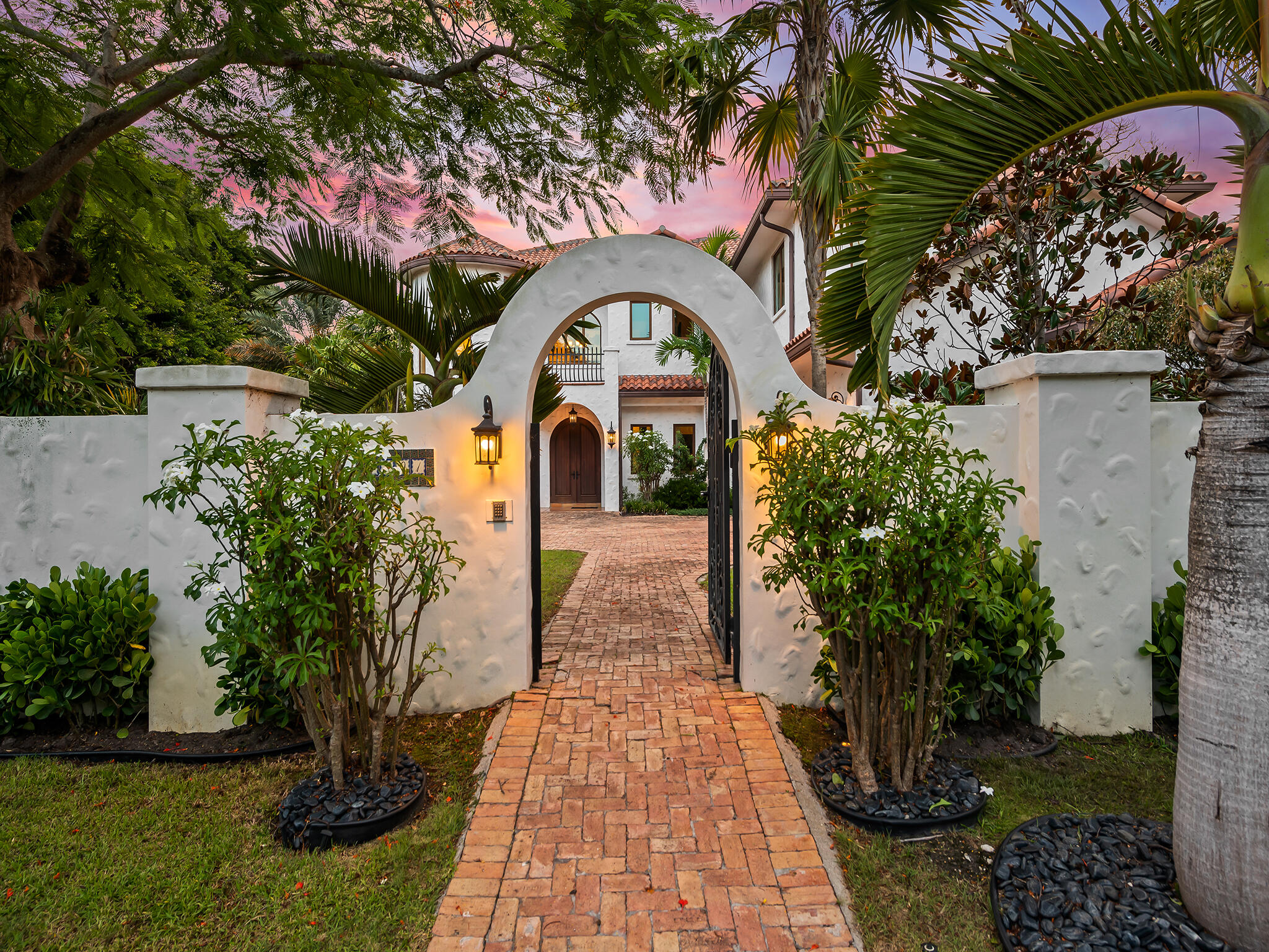2101 Middle Riv Fort Lauderdale, FL 33305
