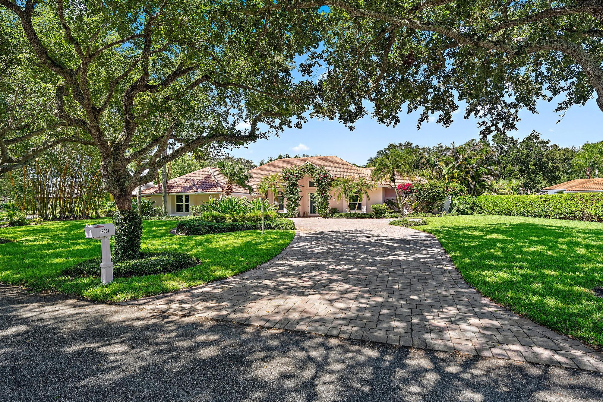 18504 SE Heritage Oaks