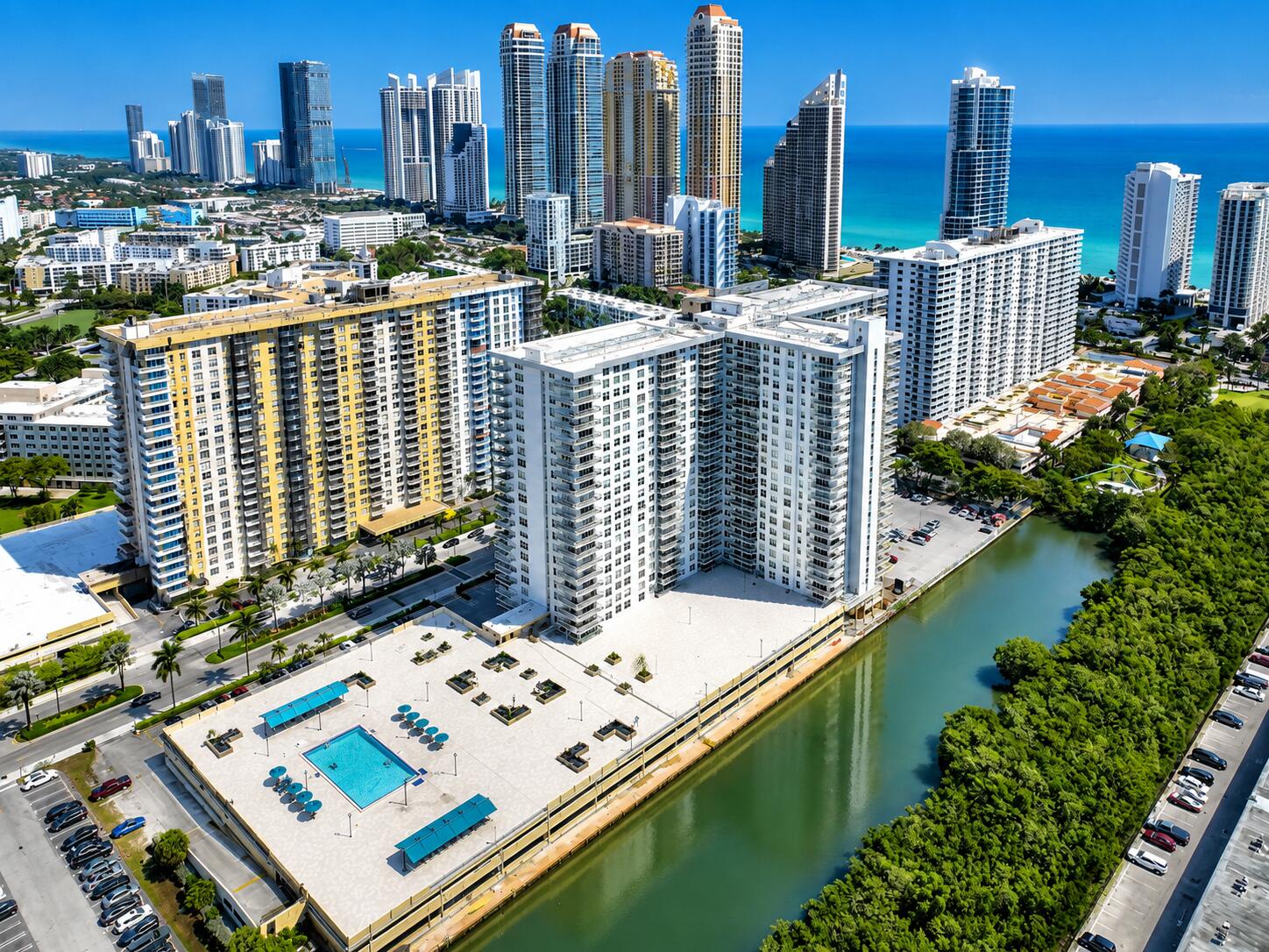 image Winston Towers 30033