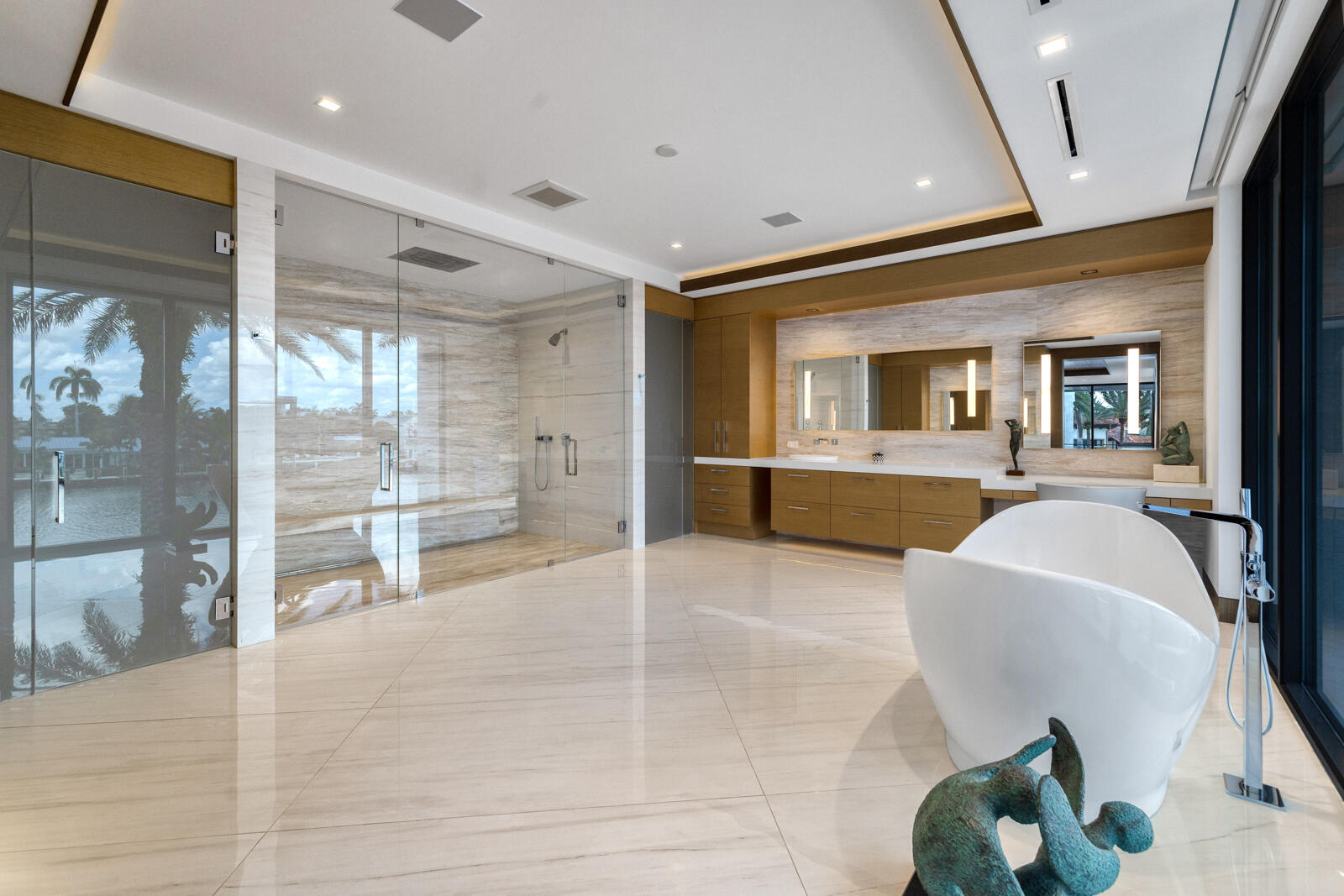 200 Fiesta Fort Lauderdale, FL 33301