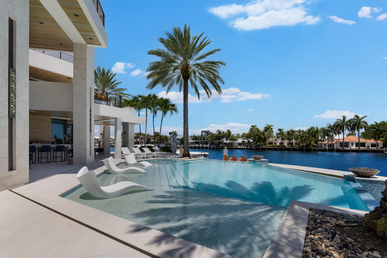 200 Fiesta Fort Lauderdale, FL 33301