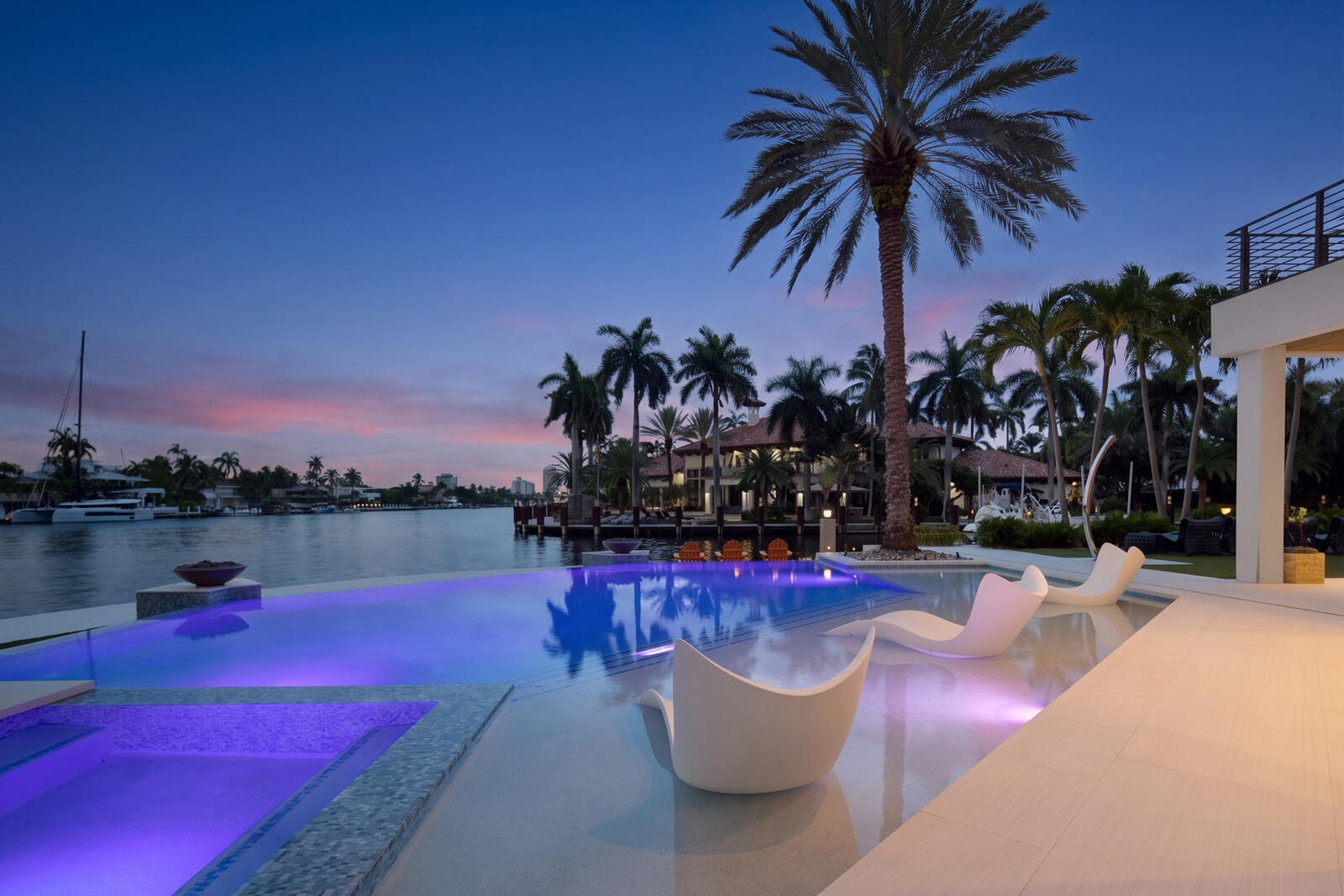 200 Fiesta Fort Lauderdale, FL 33301