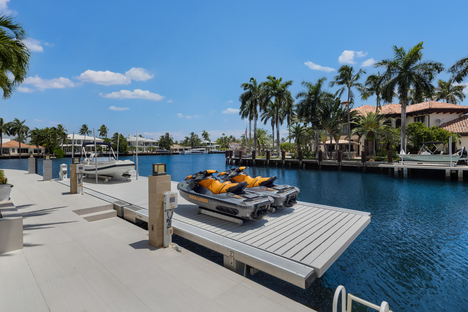200 Fiesta Fort Lauderdale, FL 33301