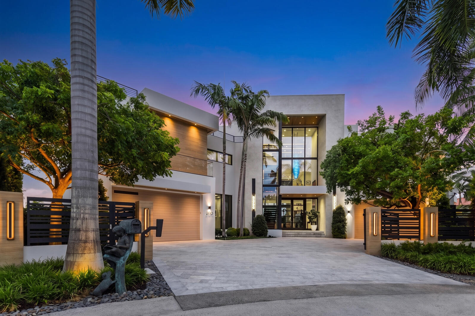 200 Fiesta Fort Lauderdale, FL 33301
