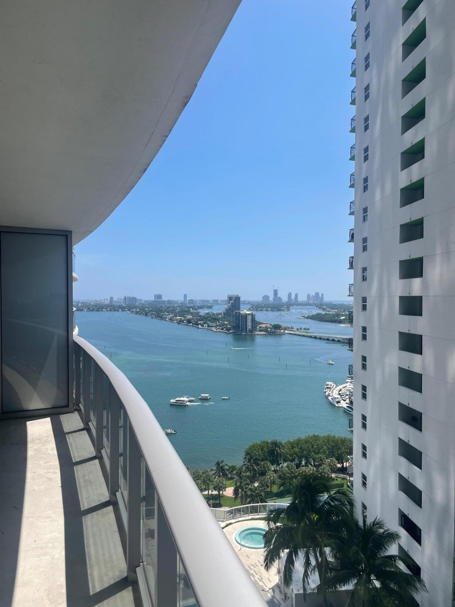 488 NE 18th St #2106