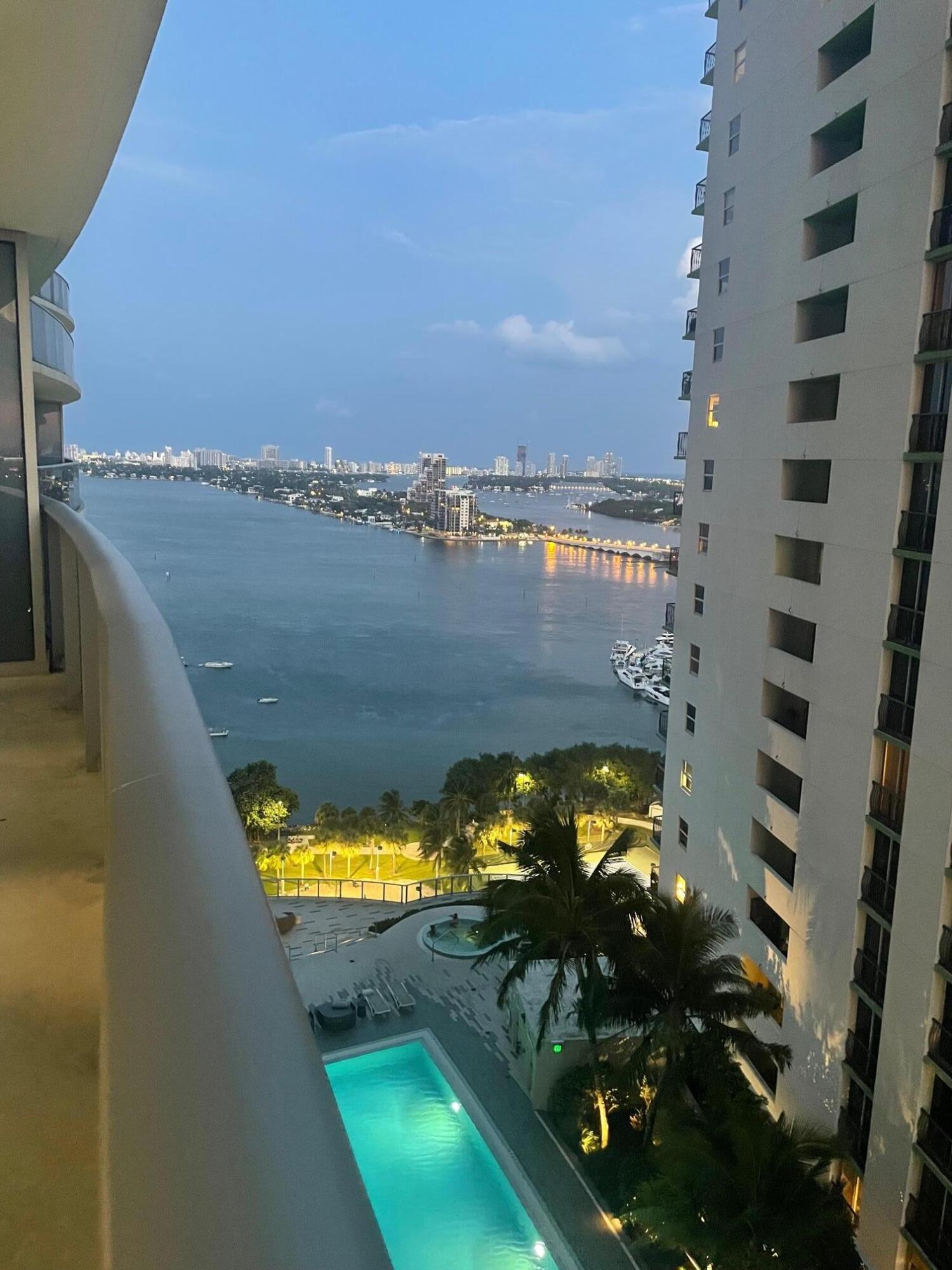 image Aria on the Bay14