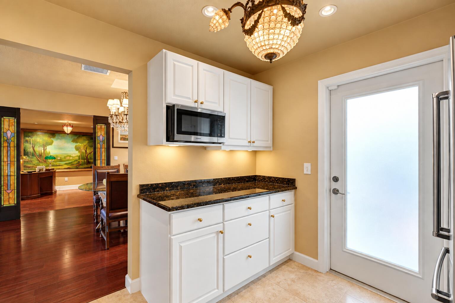 707 NW 24th St Wilton Manors, FL 33311
