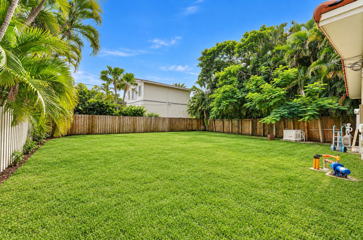 707 NW 24th St Wilton Manors, FL 33311