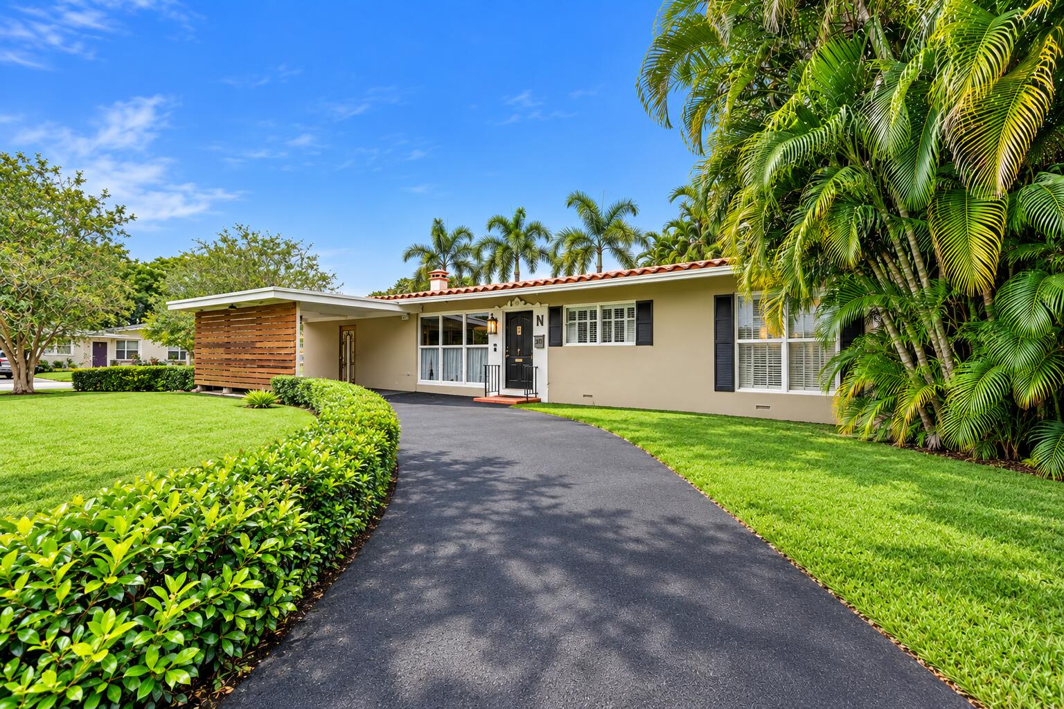 707 NW 24th St Wilton Manors, FL 33311