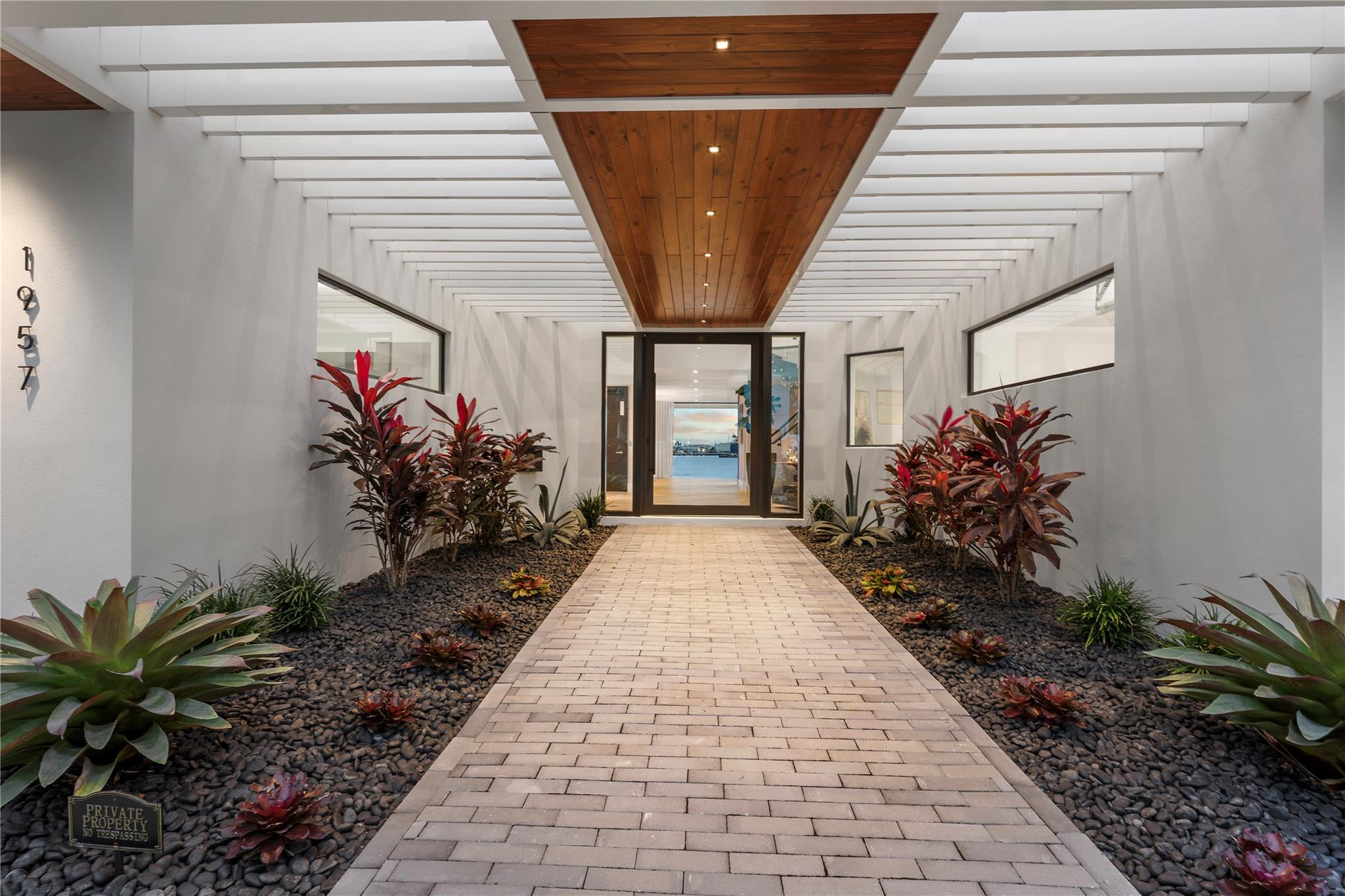 1957 Harbourview Dr Fort Lauderdale, FL 33316