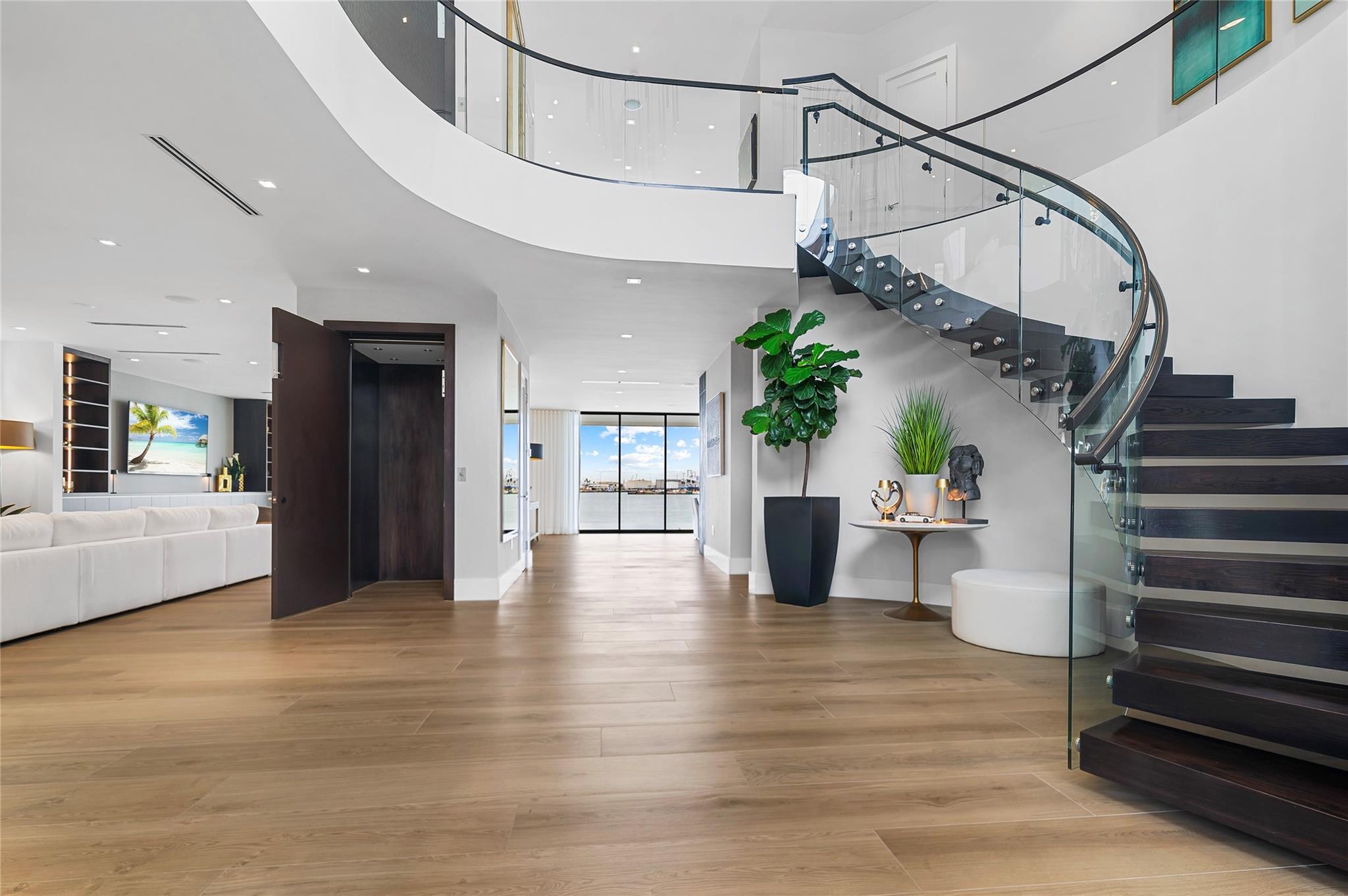 1957 Harbourview Dr Fort Lauderdale, FL 33316