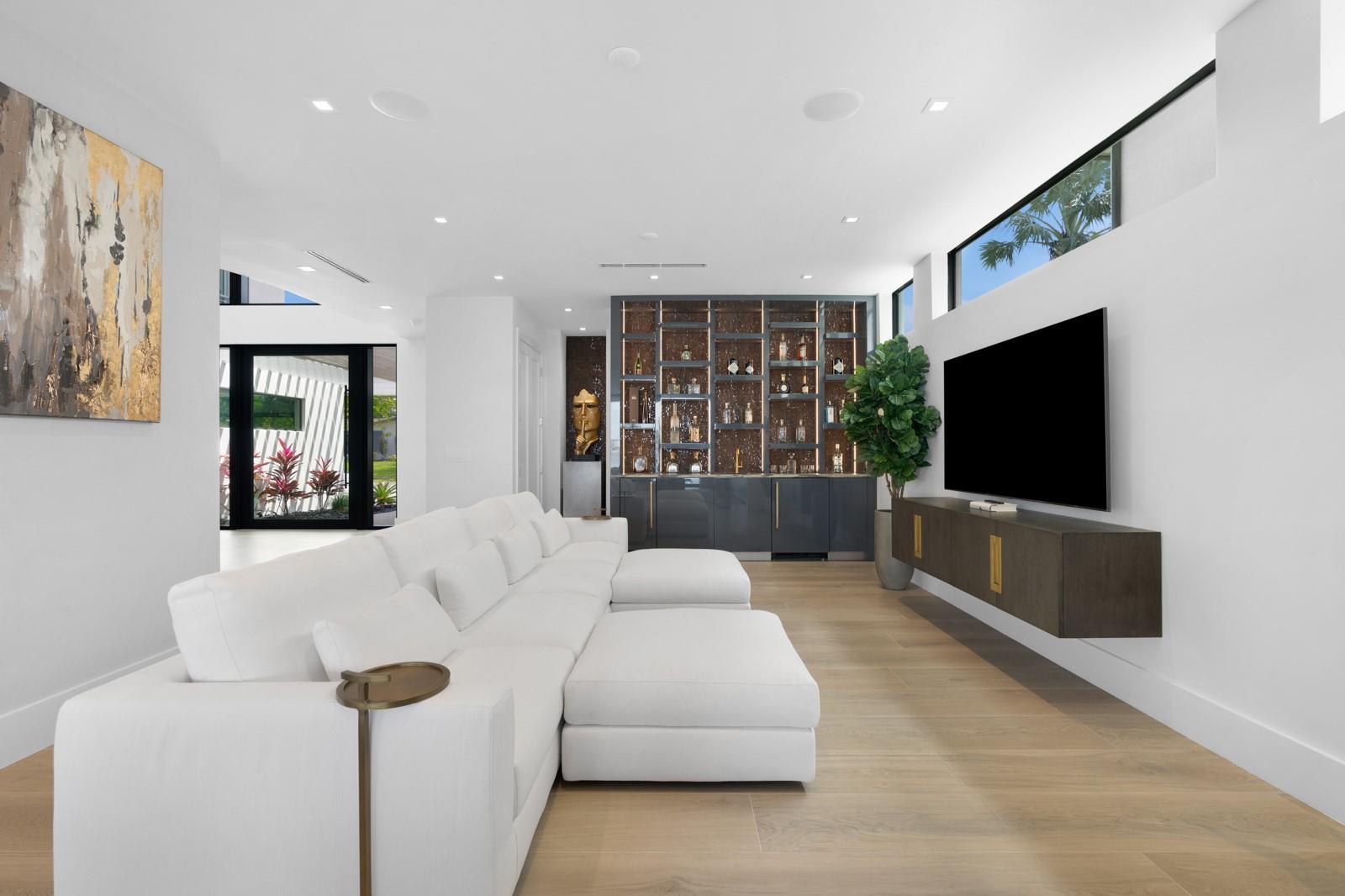 1957 Harbourview Dr Fort Lauderdale, FL 33316