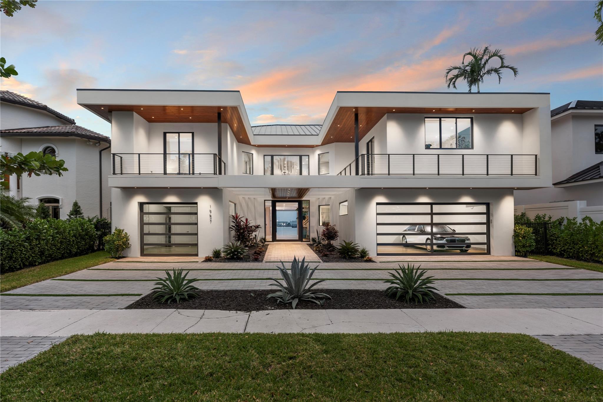 1957 Harbourview Dr Fort Lauderdale, FL 33316