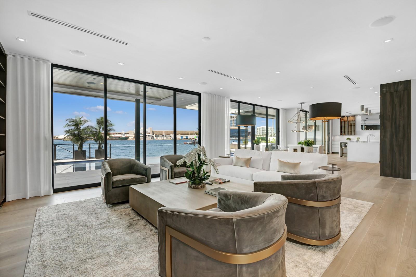 1957 Harbourview Dr Fort Lauderdale, FL 33316