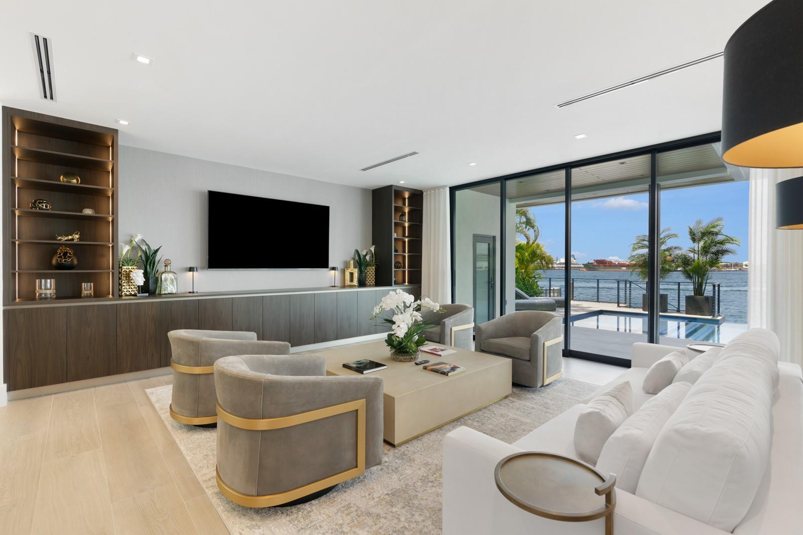 1957 Harbourview Dr Fort Lauderdale, FL 33316