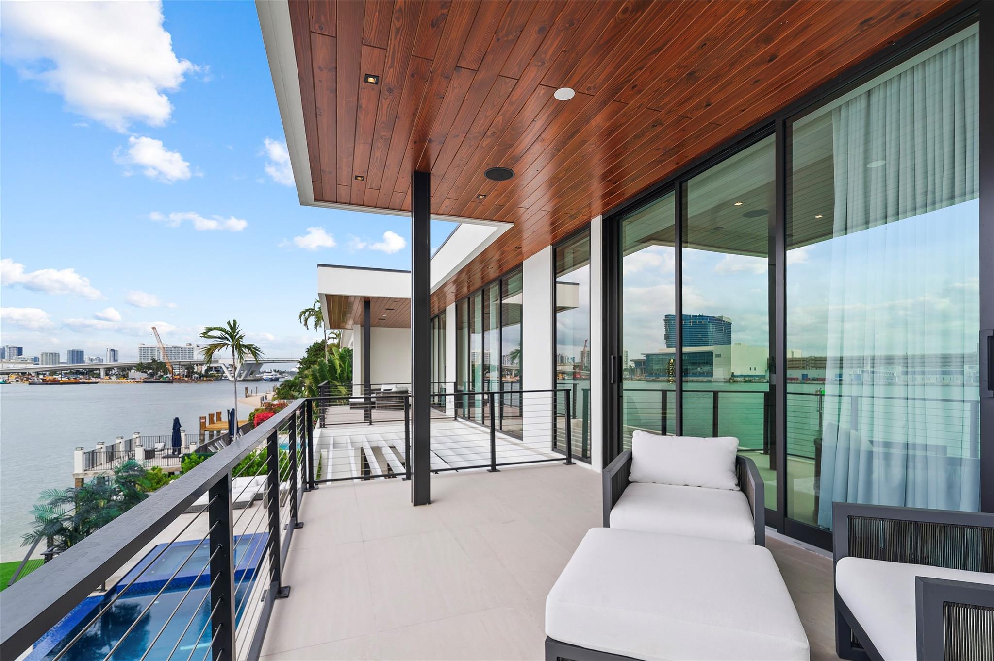 1957 Harbourview Dr Fort Lauderdale, FL 33316