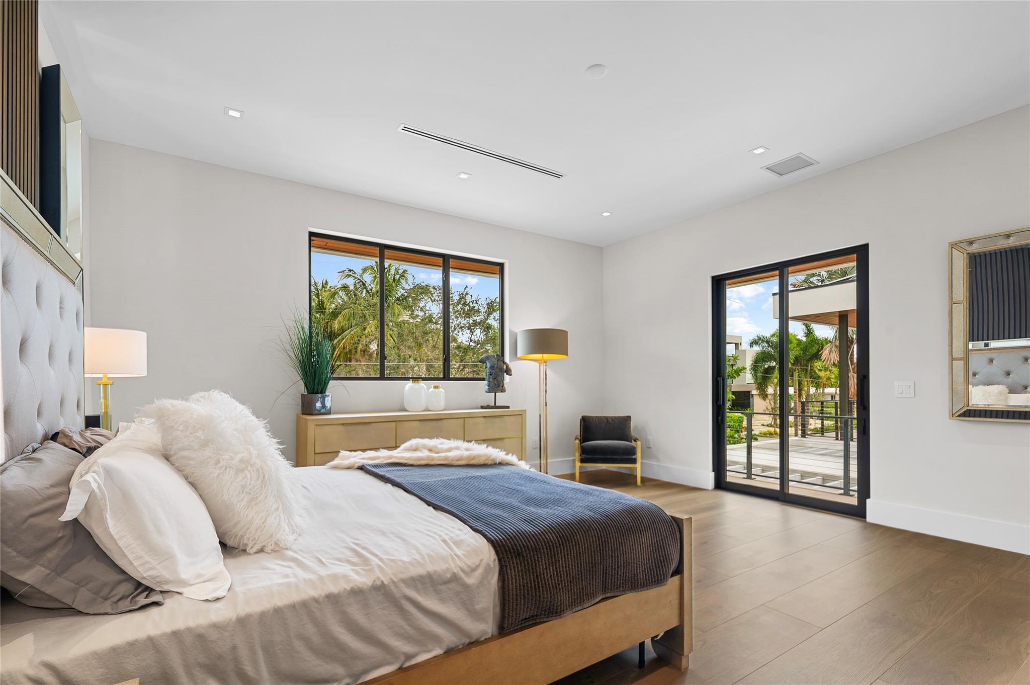 1957 Harbourview Dr Fort Lauderdale, FL 33316