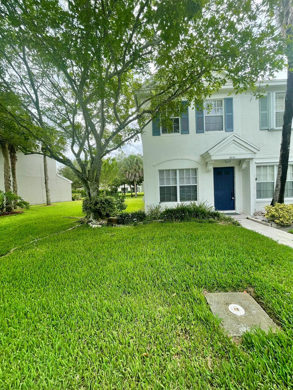 8021 Sanibel Dr #8021