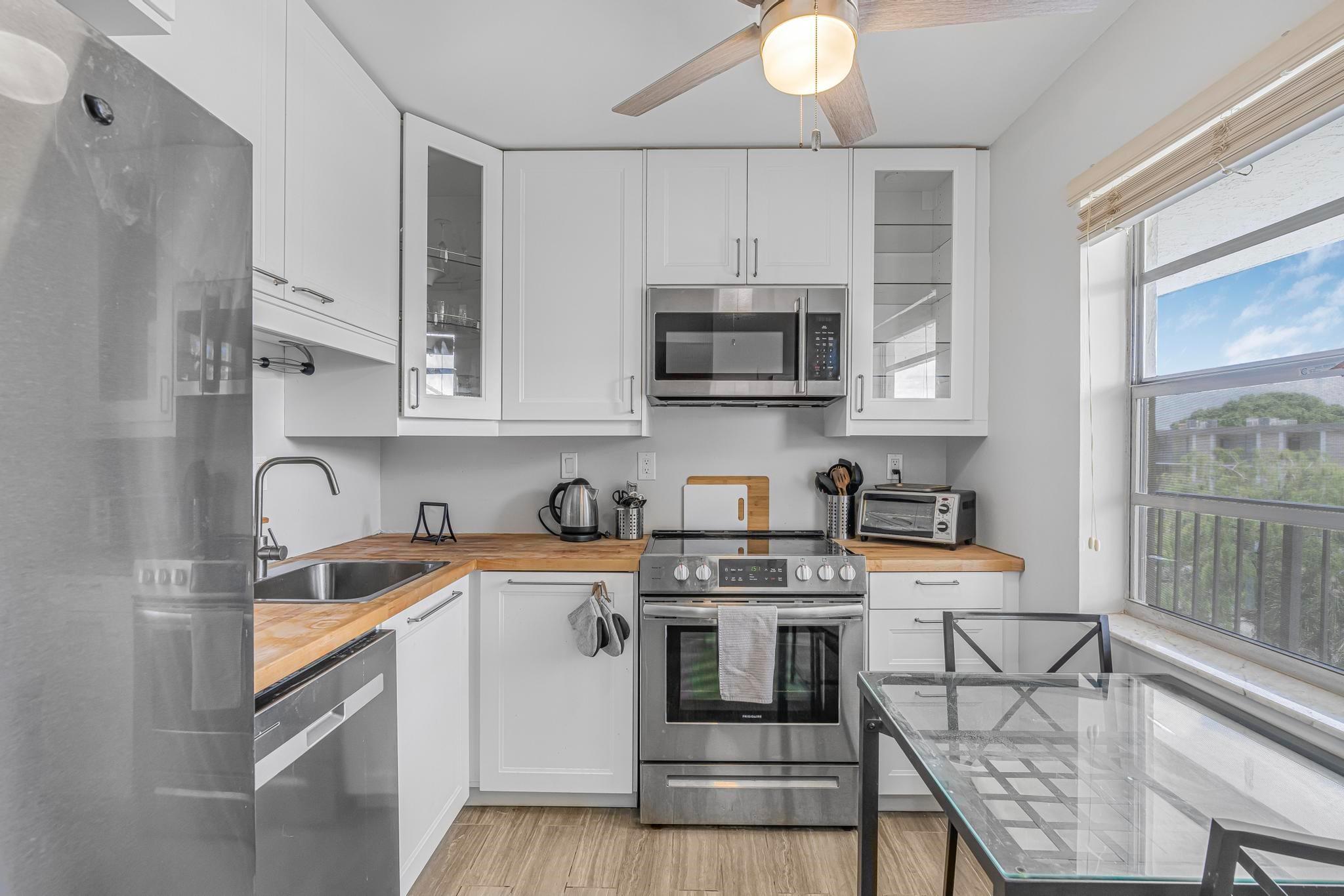 3000 NW 48th Ter #423