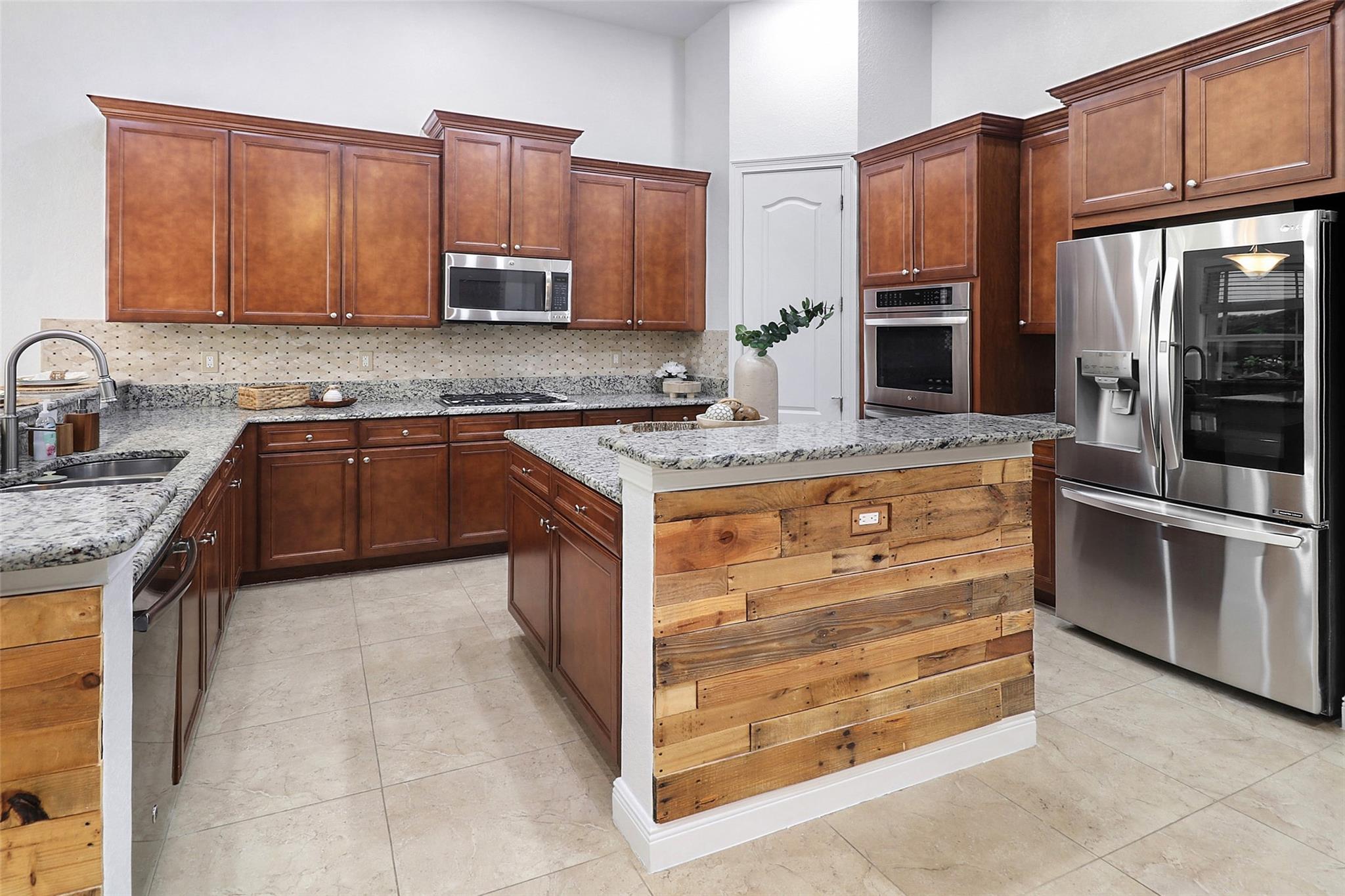 9750 Lakeview Ln Parkland, FL 33076