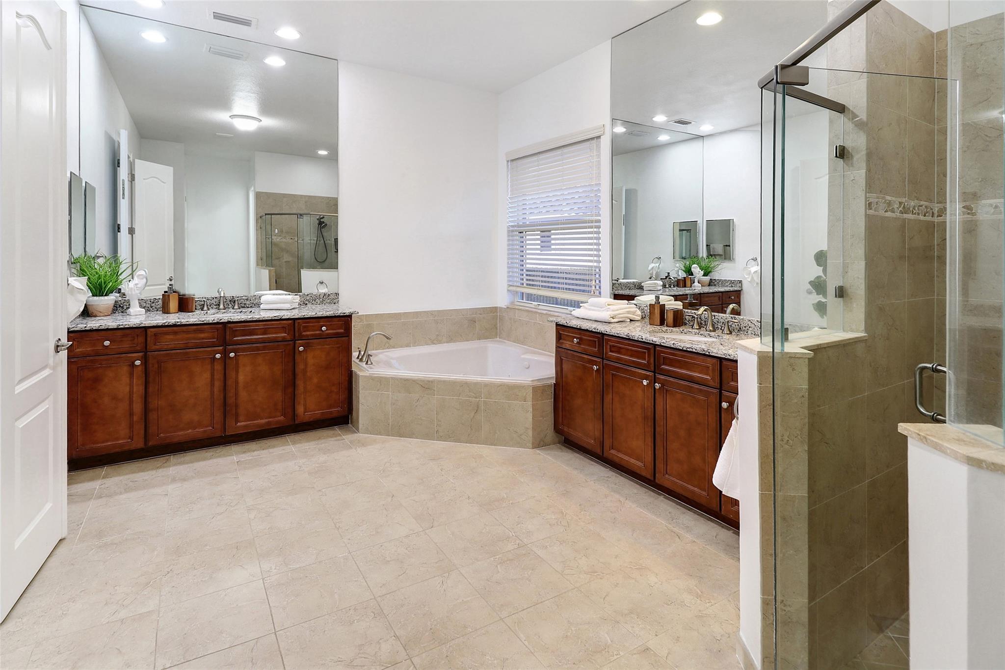 9750 Lakeview Ln Parkland, FL 33076