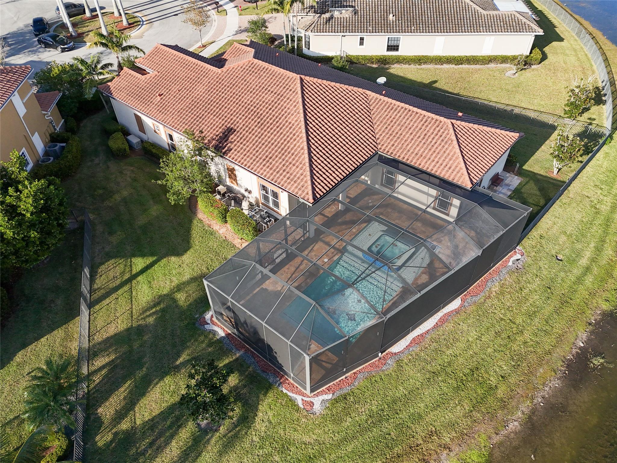 9750 Lakeview Ln Parkland, FL 33076