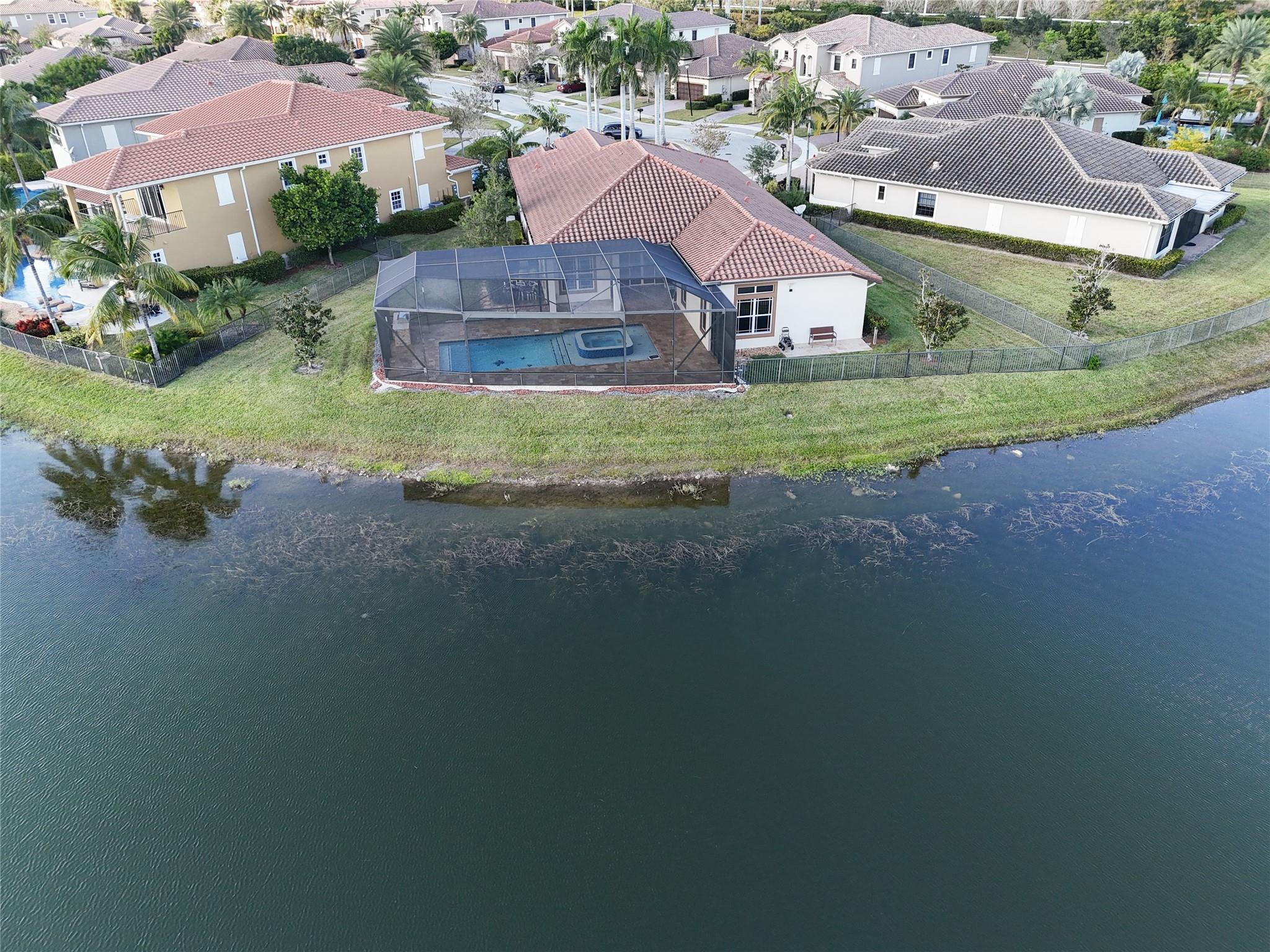 9750 Lakeview Ln Parkland, FL 33076